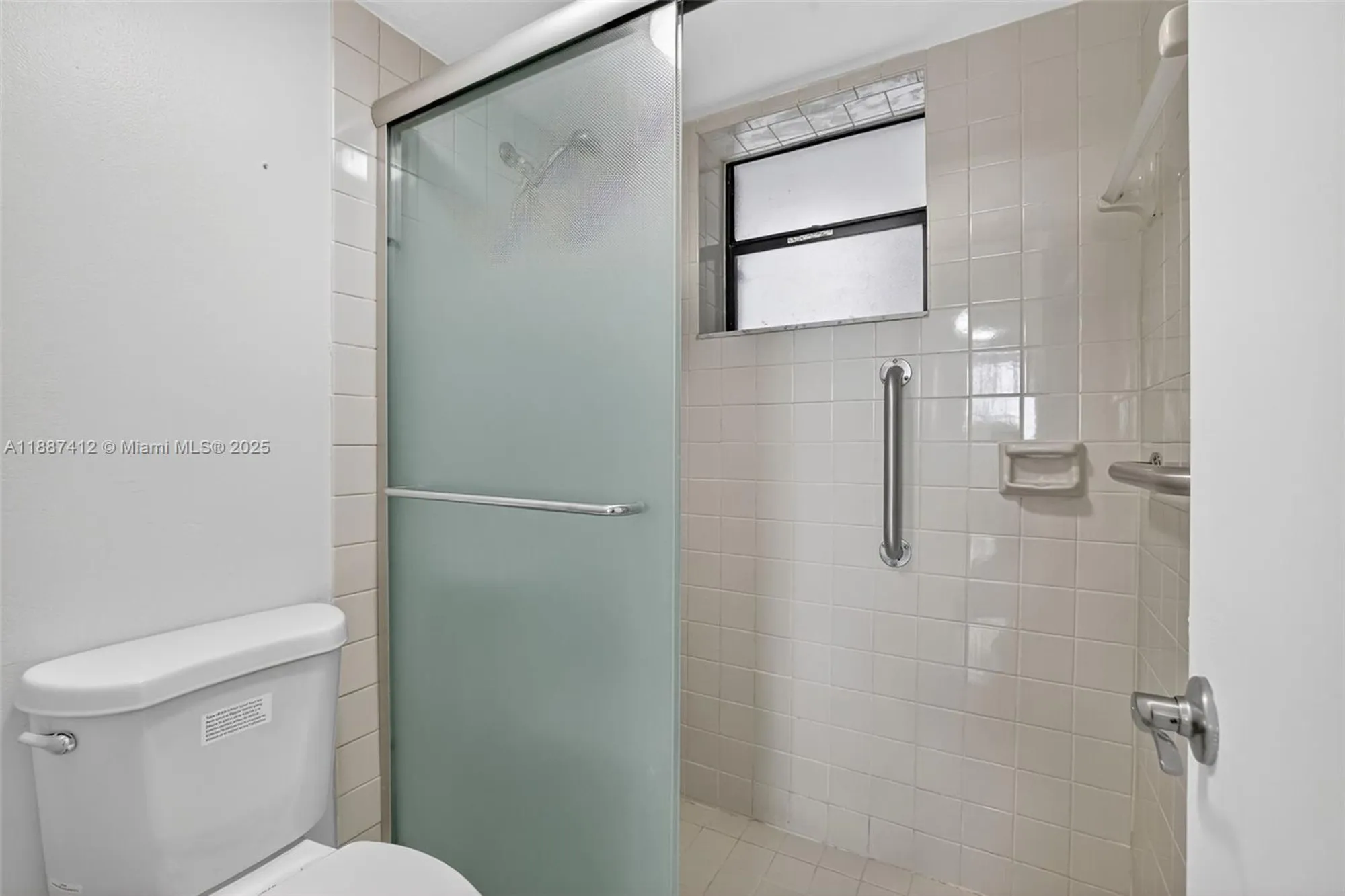 Property Slideshow image 20 of 82 | 1100 colony point cir apt 205, Pembroke Pines, FL, 33026