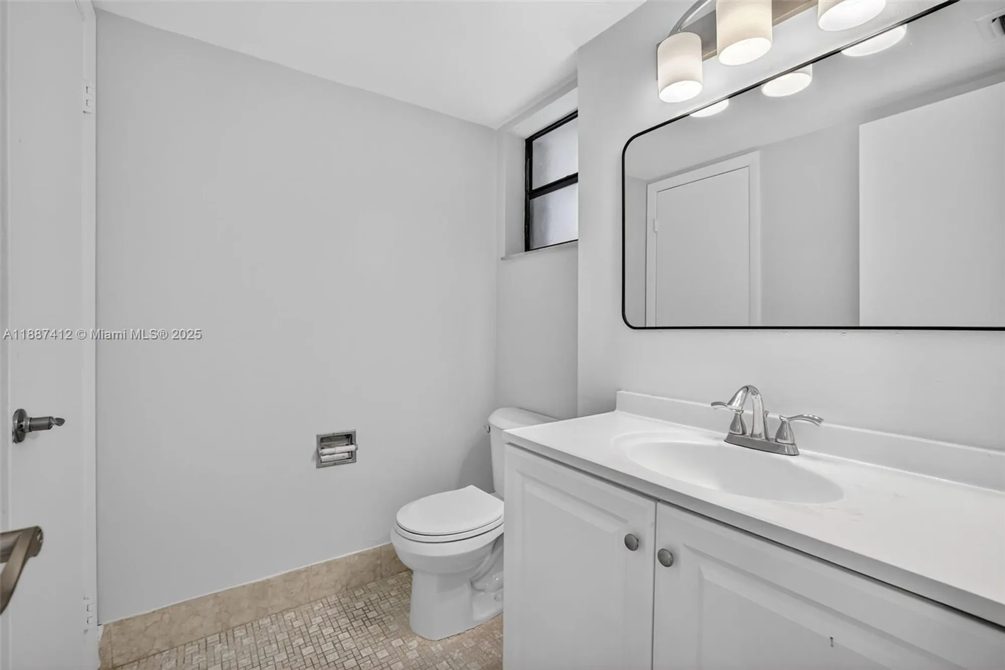 Property Slideshow image 21 of 82 | 1100 colony point cir apt 205, Pembroke Pines, FL, 33026