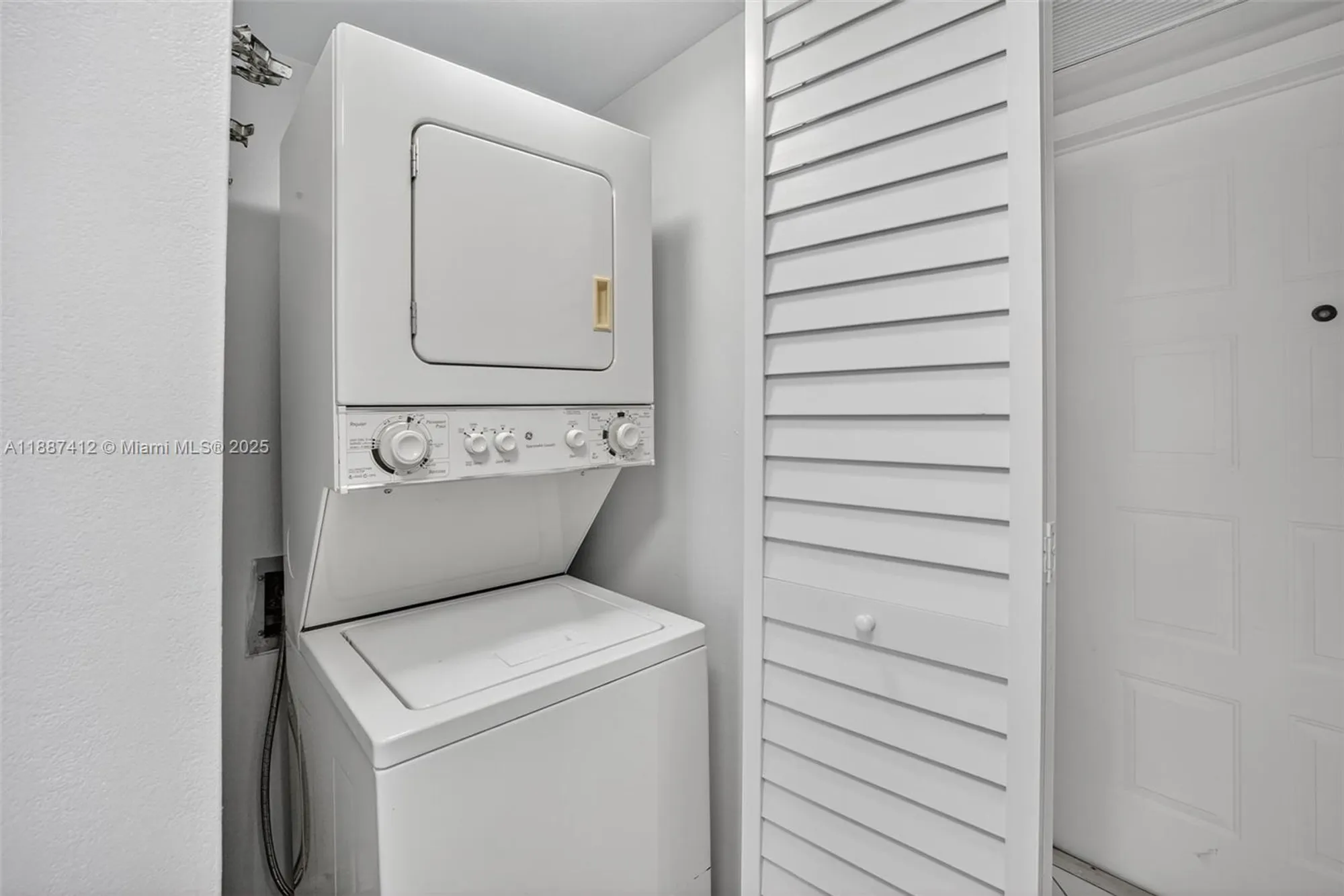 Property Slideshow image 23 of 82 | 1100 colony point cir apt 205, Pembroke Pines, FL, 33026