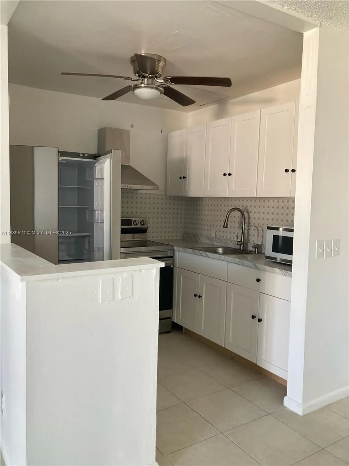 Property Slideshow image 3 of 23 | 157 fanshaw d # 157, Boca Raton, FL, 33434