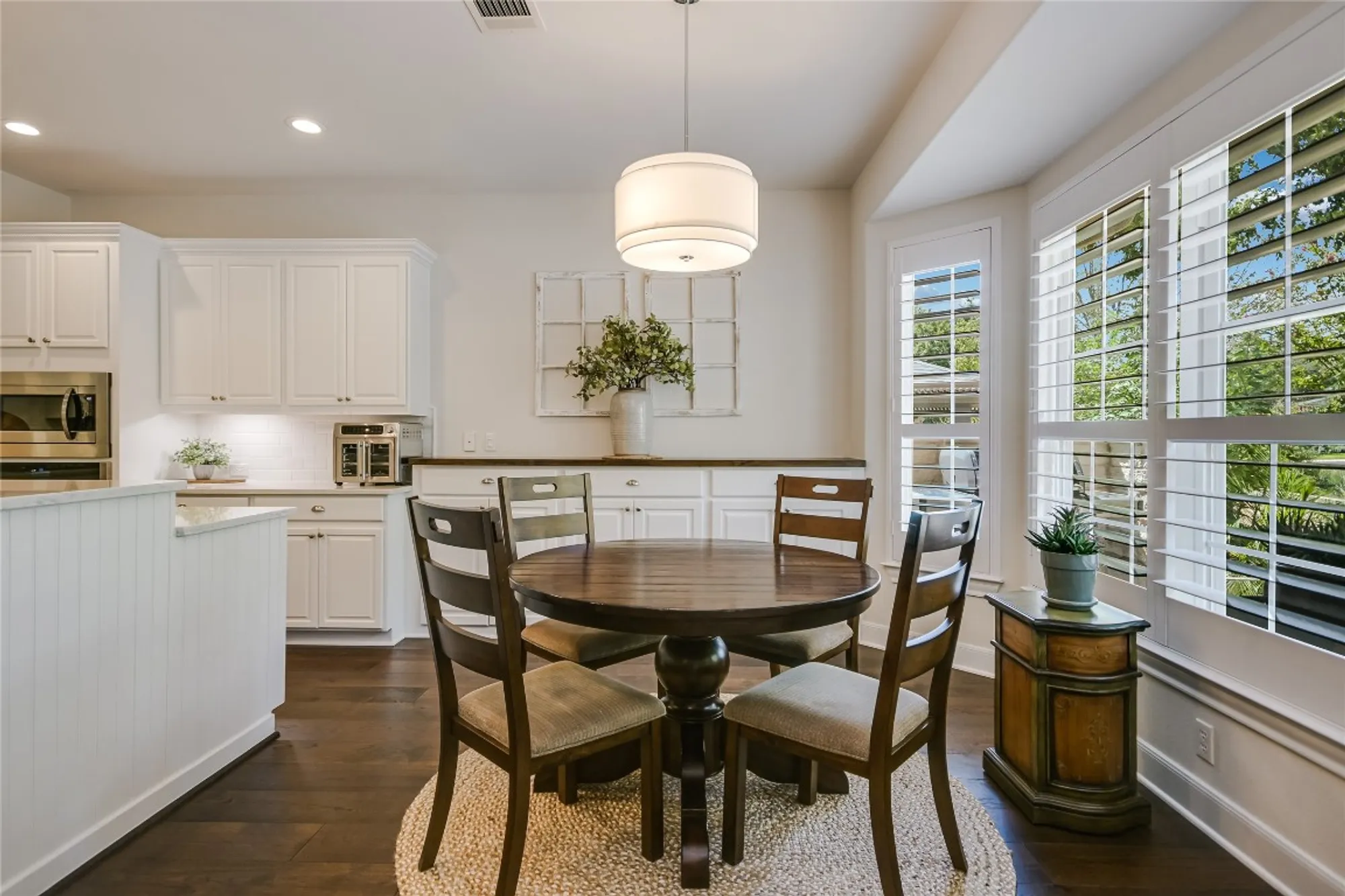 Property Slideshow image 16 of 30 | 105 whirlwind cv, Georgetown, TX, 78633