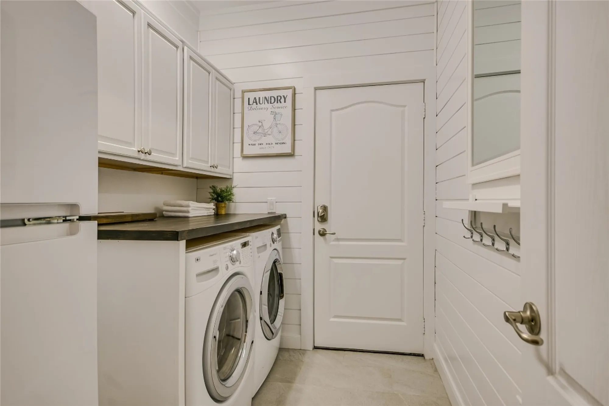 Property Slideshow image 17 of 30 | 105 whirlwind cv, Georgetown, TX, 78633