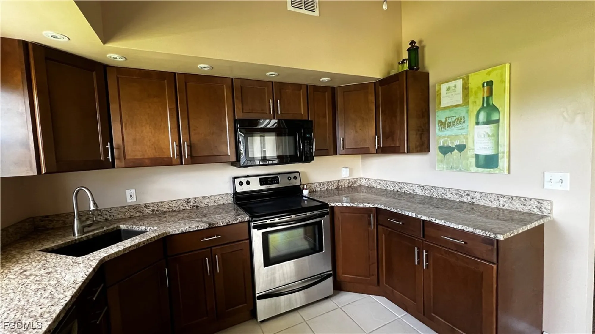 Property Slideshow image 10 of 29 | 14995 rivers edge ct apt 250, Fort Myers, FL, 33908
