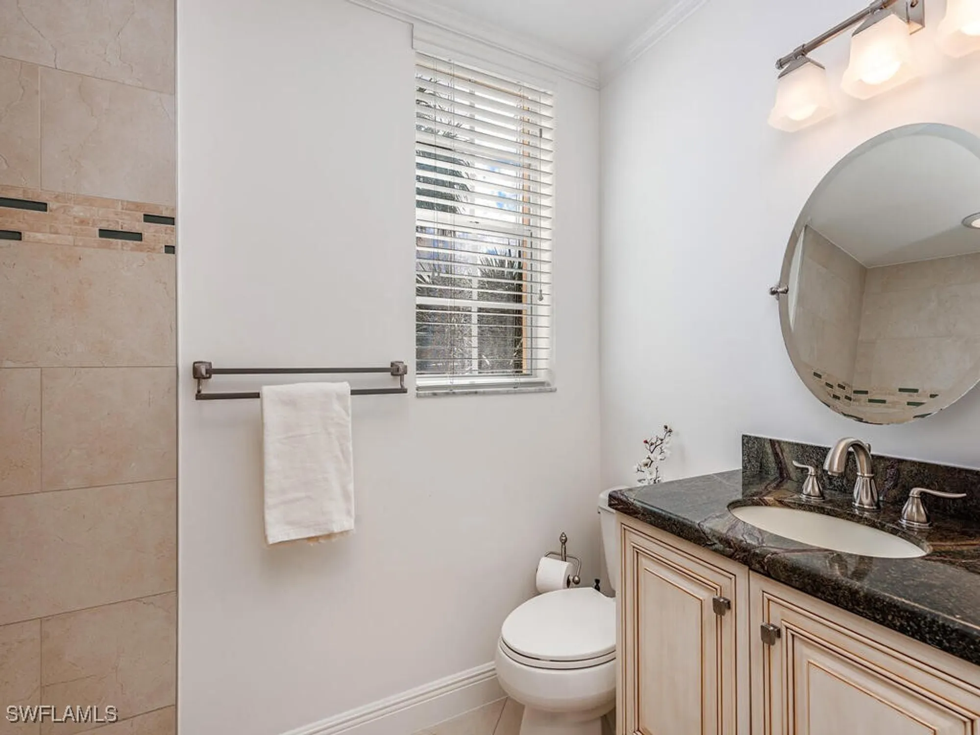 Property Slideshow image 12 of 25 | 8420 abbington cir b25, Naples, FL, 34108
