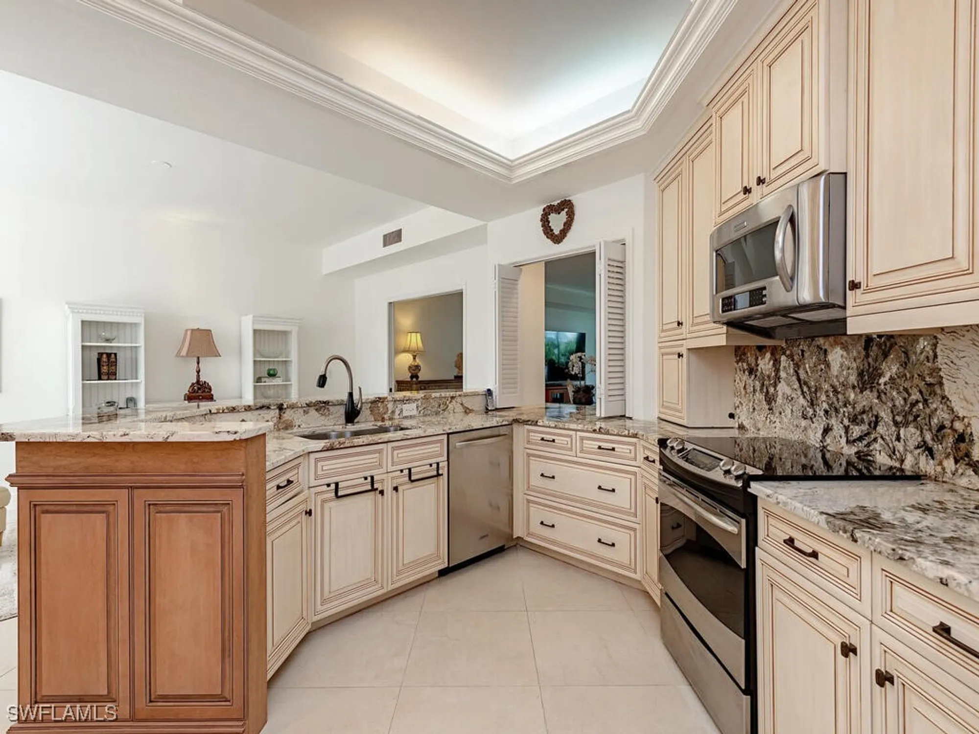 Property Slideshow image 5 of 25 | 8420 abbington cir b25, Naples, FL, 34108