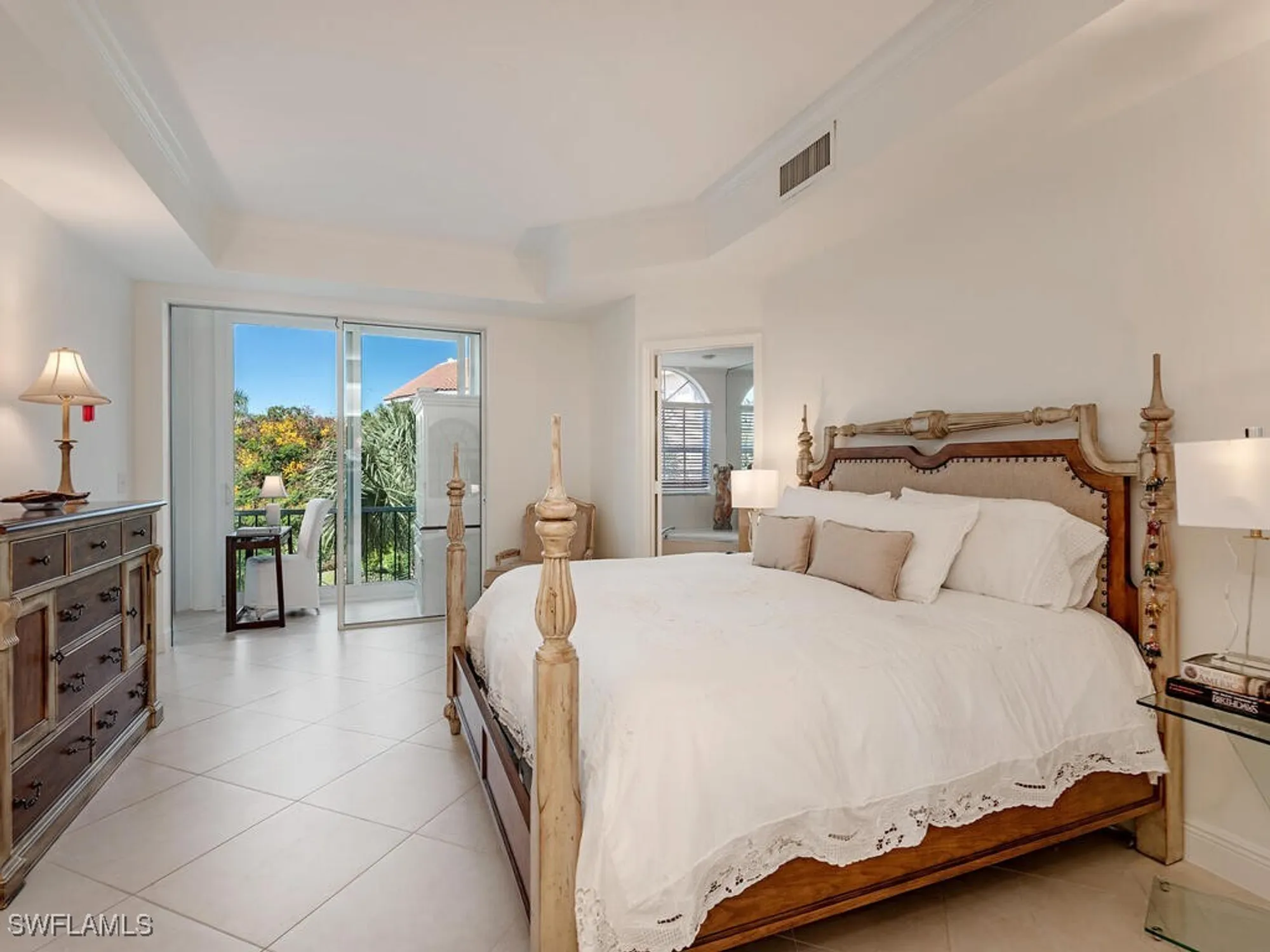 Property Slideshow image 8 of 26 | 8420 abbington cir b25, Naples, FL, 34108