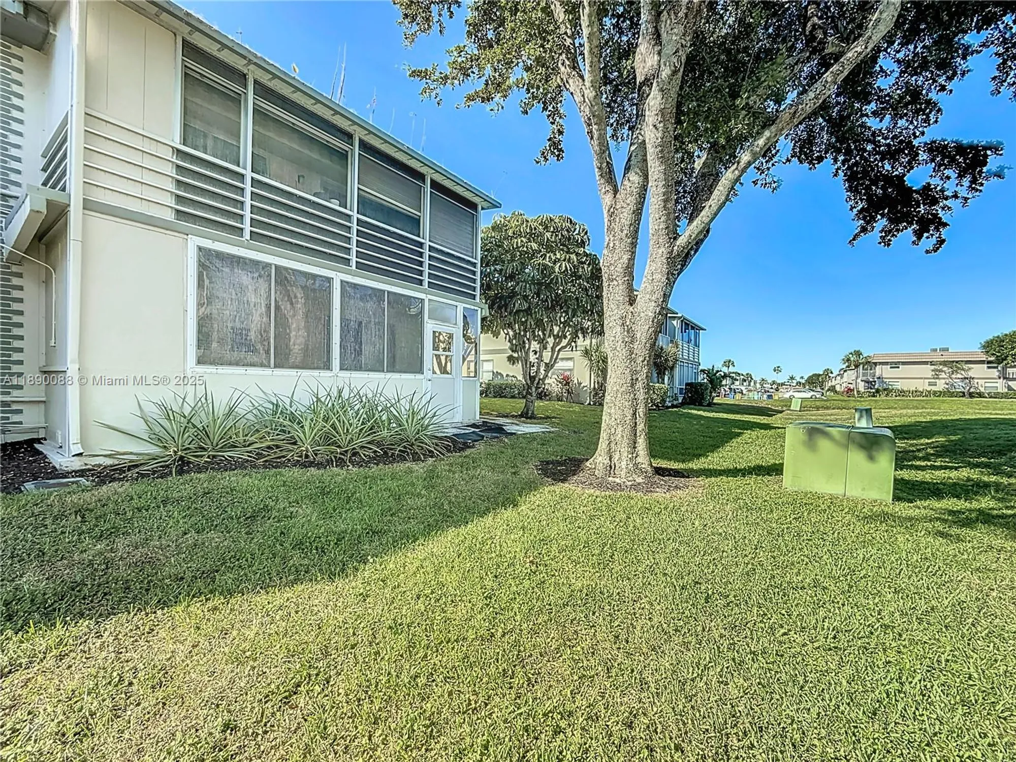 Property Slideshow image 55 of 89 | 260 monaco f f, Delray Beach, FL, 33446