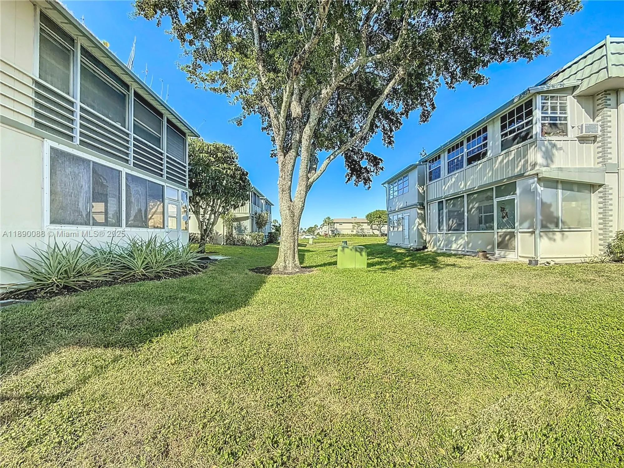 Property Slideshow image 56 of 89 | 260 monaco f f, Delray Beach, FL, 33446