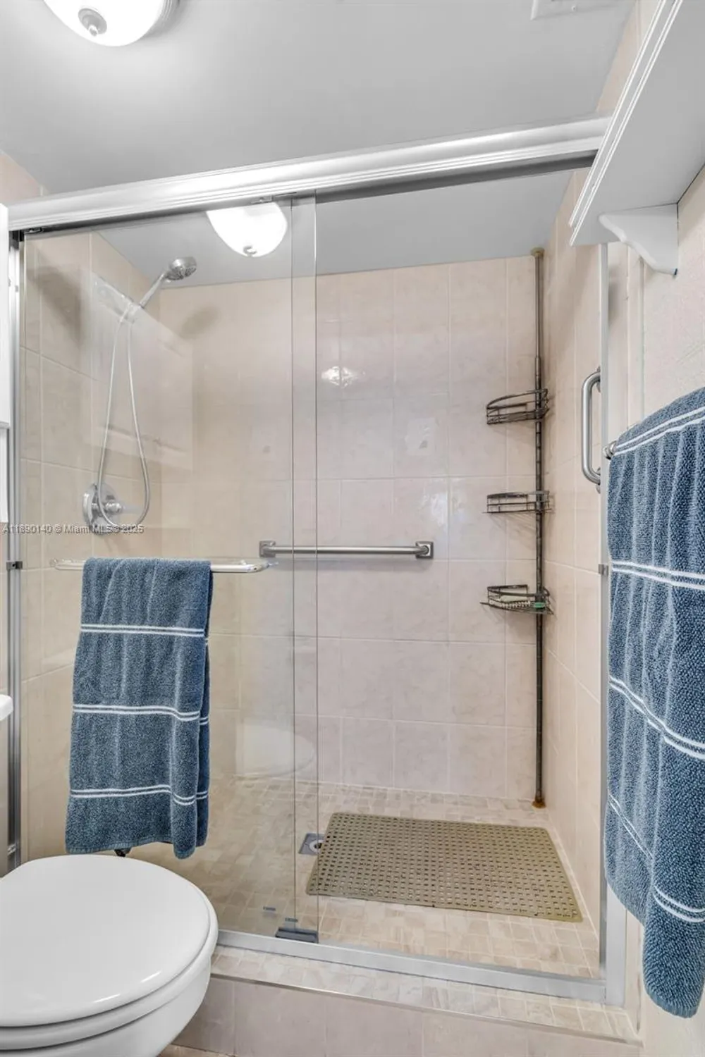 Property Slideshow image 14 of 33 | 1100 colony point cir 504, Pembroke Pines, FL, 33026
