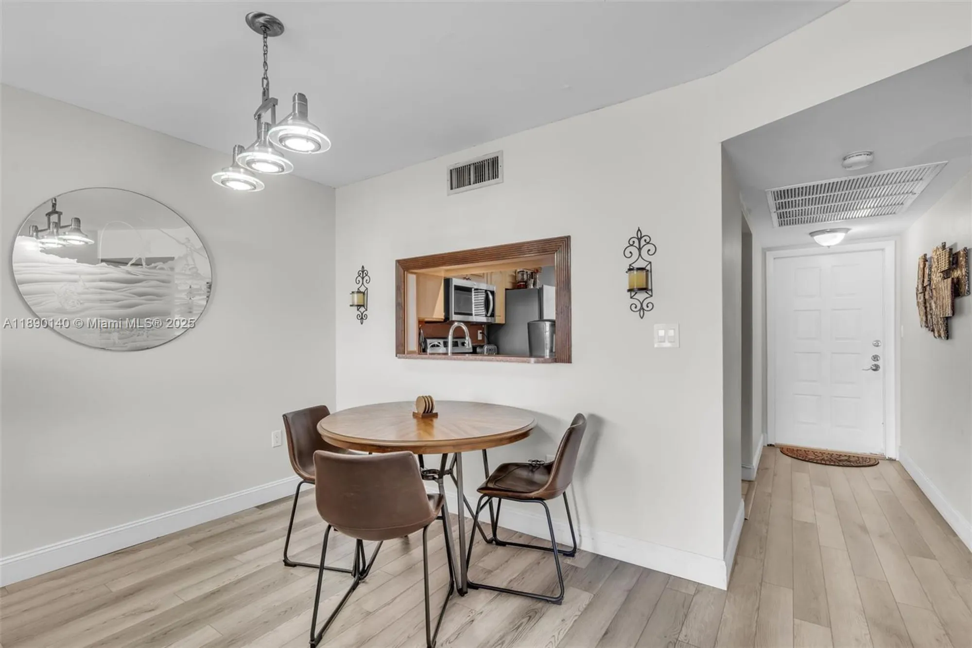 Property Slideshow image 11 of 33 | 1100 colony point cir 504, Pembroke Pines, FL, 33026