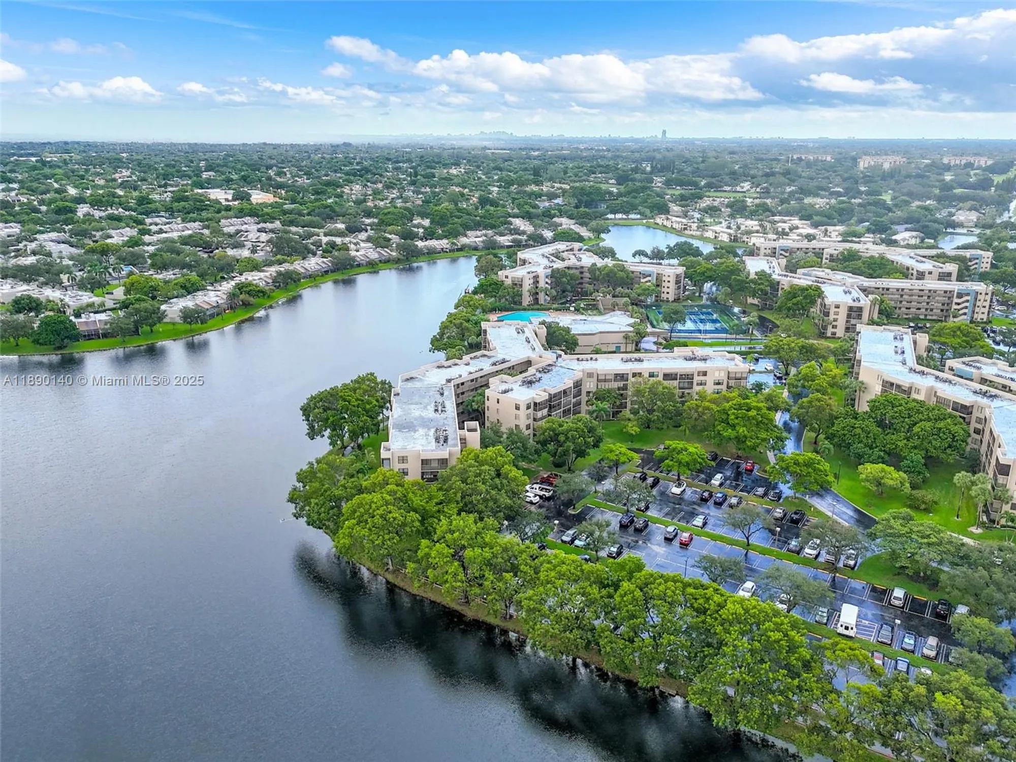 Property Slideshow image 26 of 33 | 1100 colony point cir 504, Pembroke Pines, FL, 33026