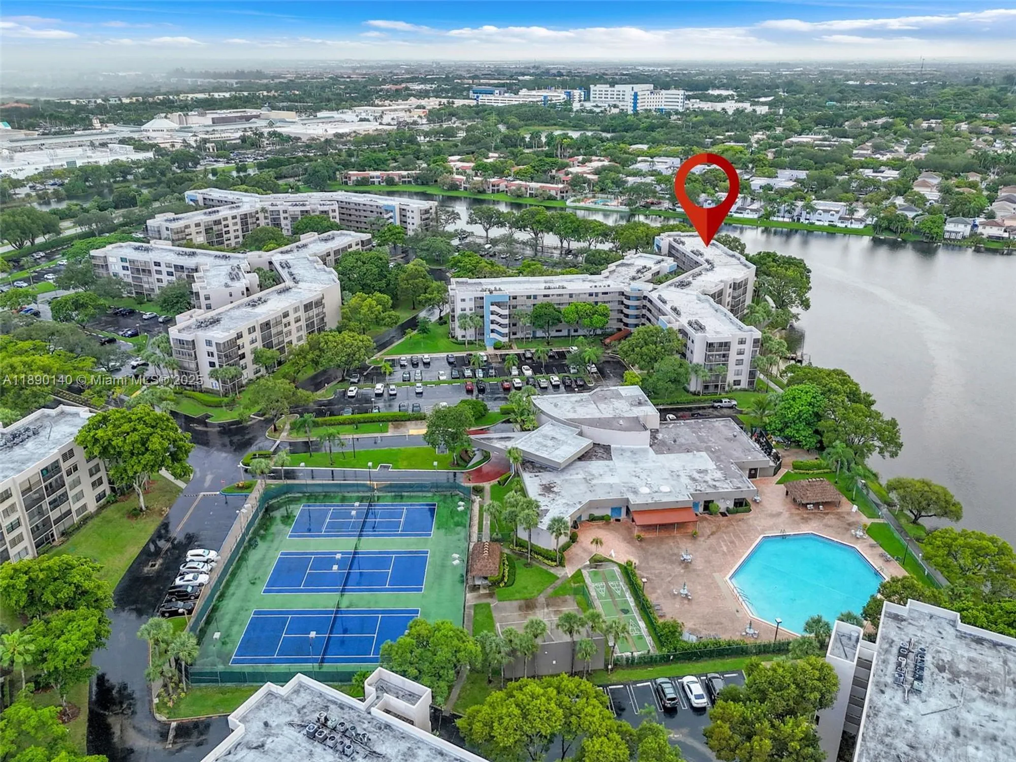 Property Slideshow image 29 of 33 | 1100 colony point cir 504, Pembroke Pines, FL, 33026