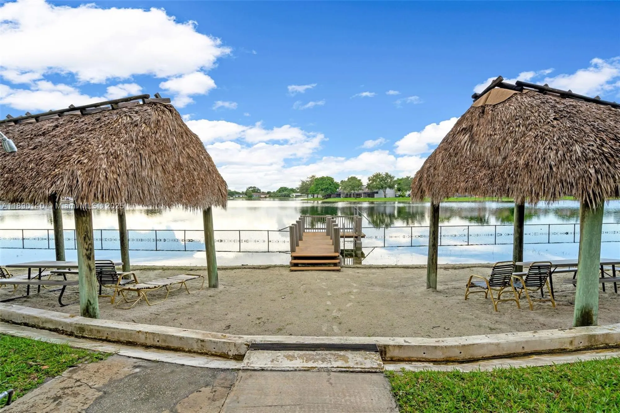 Property Slideshow image 21 of 33 | 1100 colony point cir 504, Pembroke Pines, FL, 33026