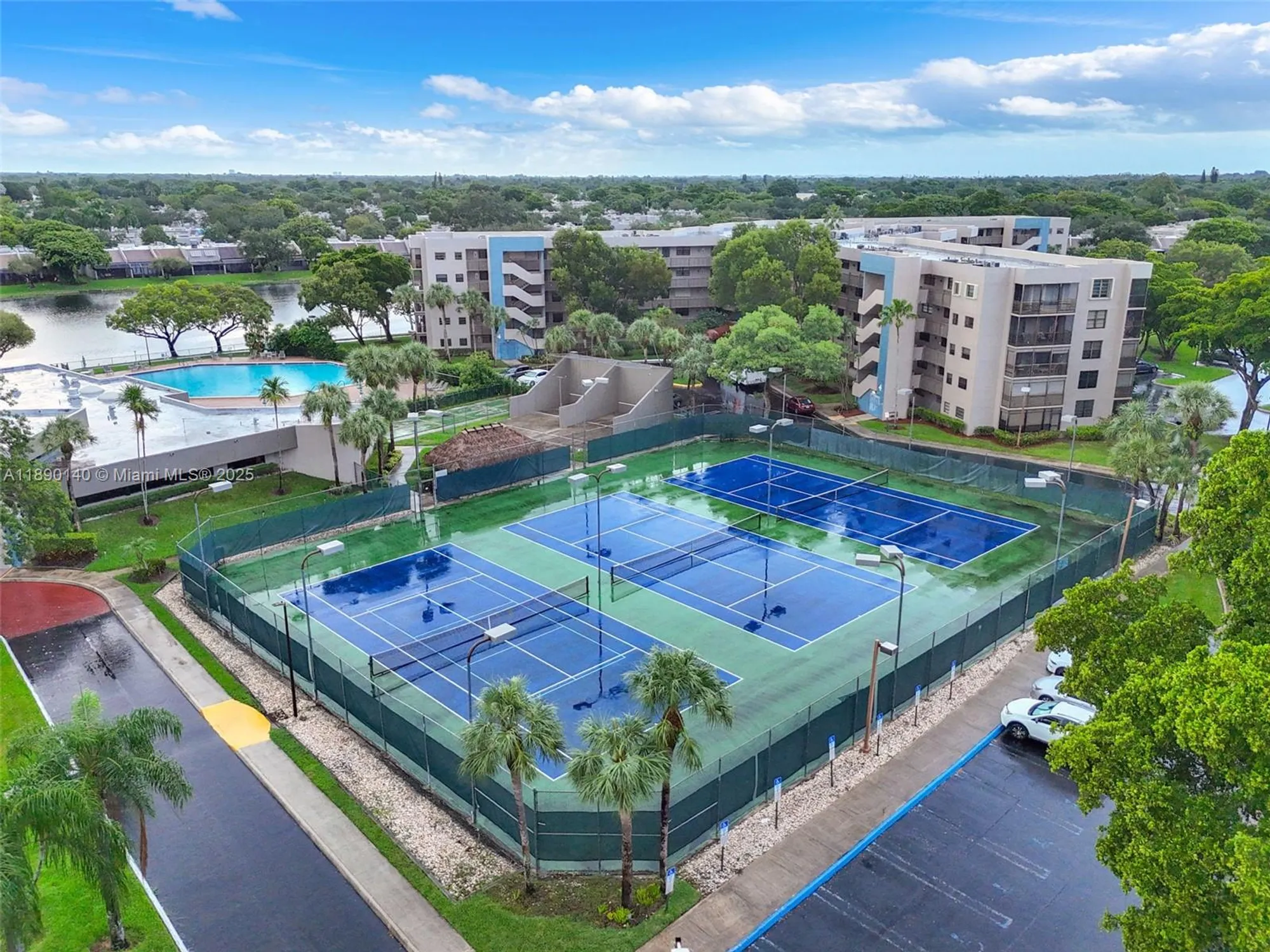 Property Slideshow image 32 of 33 | 1100 colony point cir 504, Pembroke Pines, FL, 33026