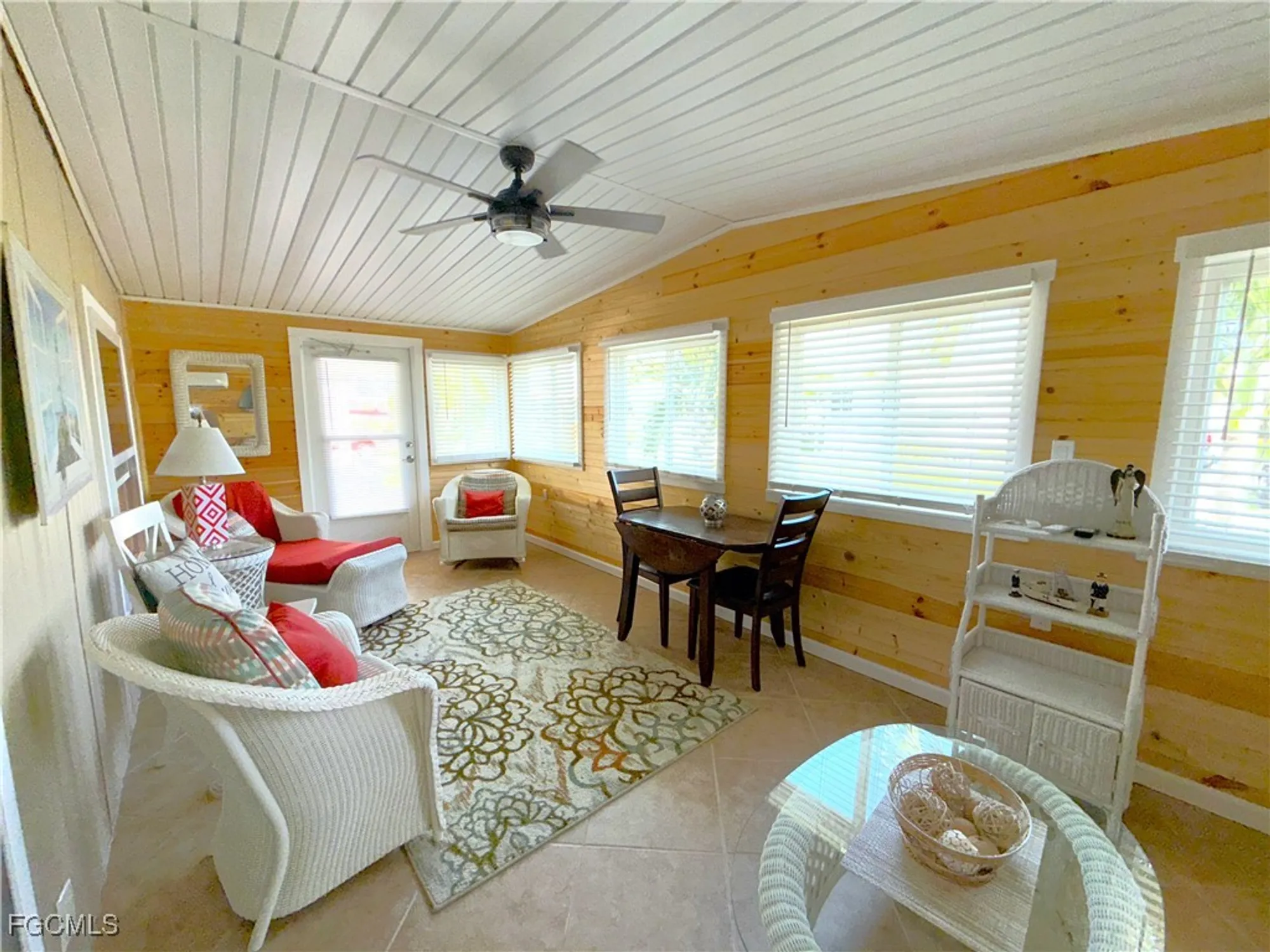 Property Slideshow image 16 of 48 | 5508 ben franklin ln, North Fort Myers, FL, 33917