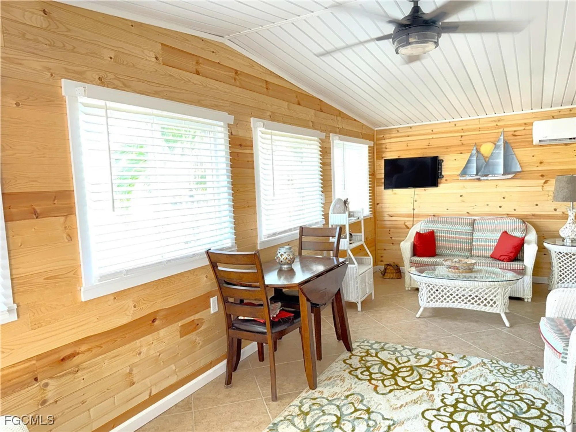 Property Slideshow image 18 of 48 | 5508 ben franklin ln, North Fort Myers, FL, 33917