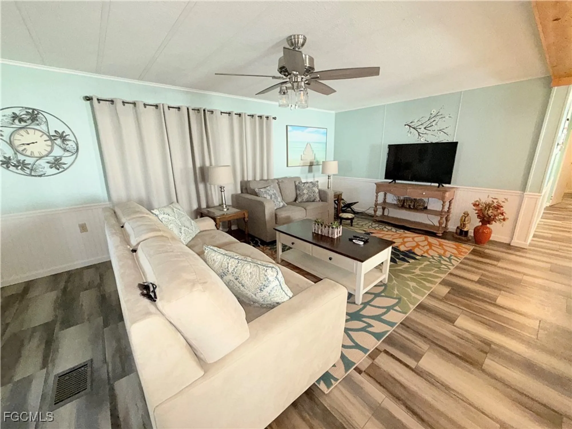 Property Slideshow image 13 of 48 | 5508 ben franklin ln, North Fort Myers, FL, 33917