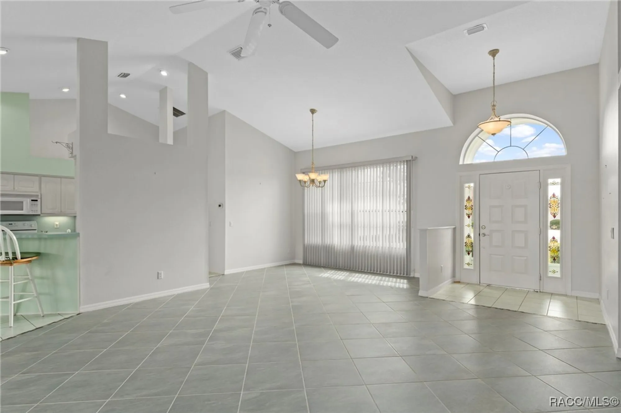 Property Slideshow image 4 of 76 | 3825 e arbor lakes dr, Hernando, FL, 34442