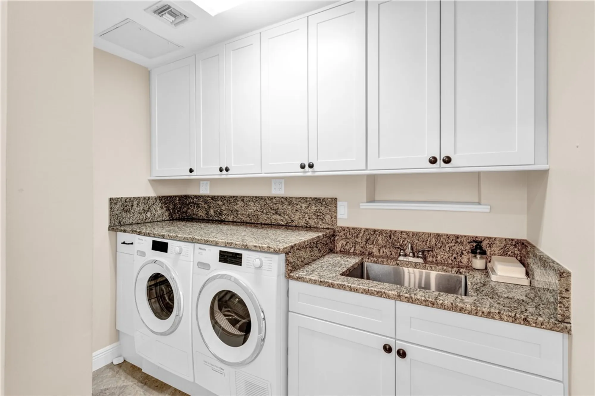 Property Slideshow image 25 of 36 | 5320 w harbor village dr apt 201, Vero Beach, FL, 32967