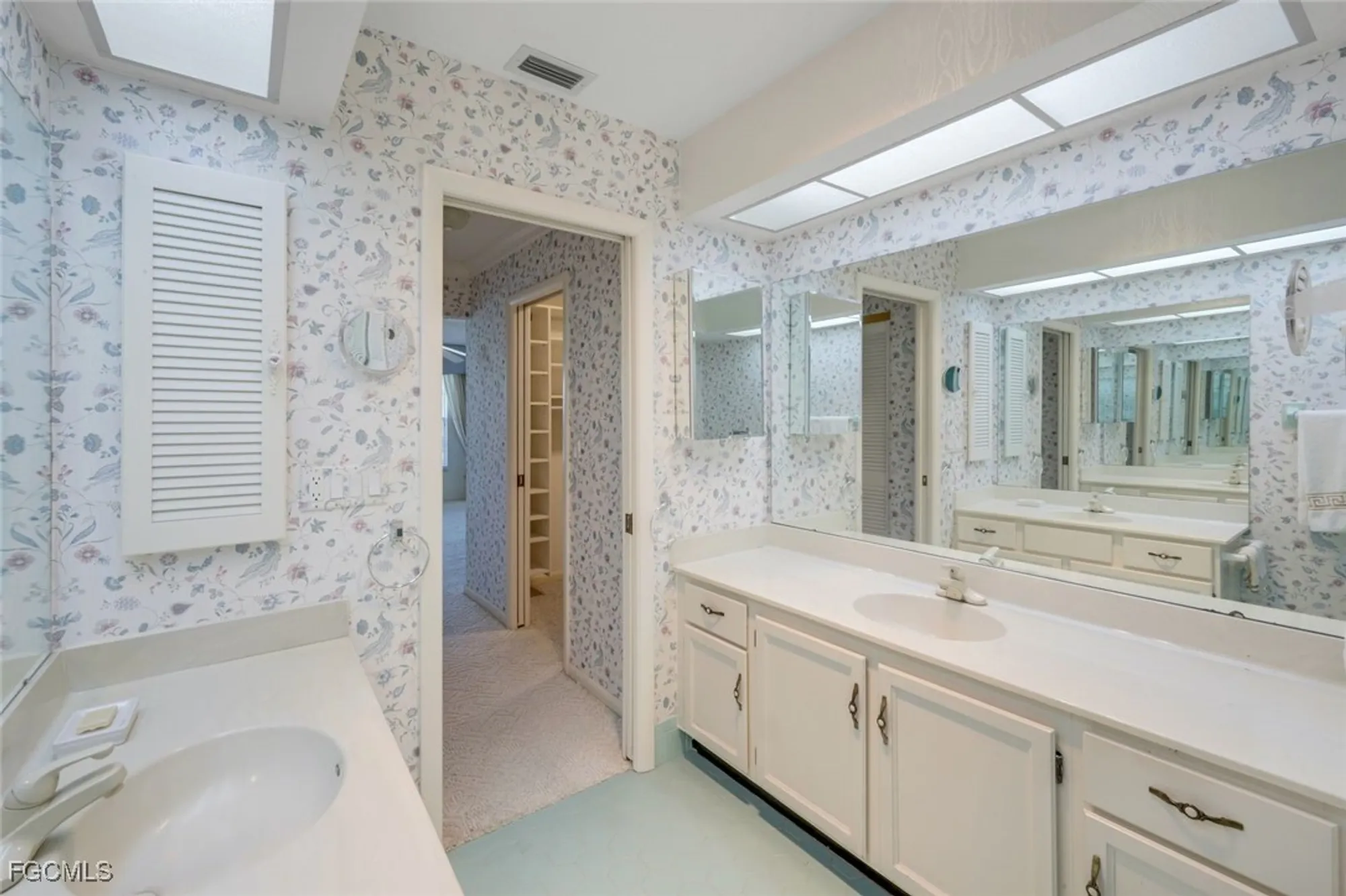 Property Slideshow image 17 of 37 | 1351 medinah dr, Fort Myers, FL, 33919