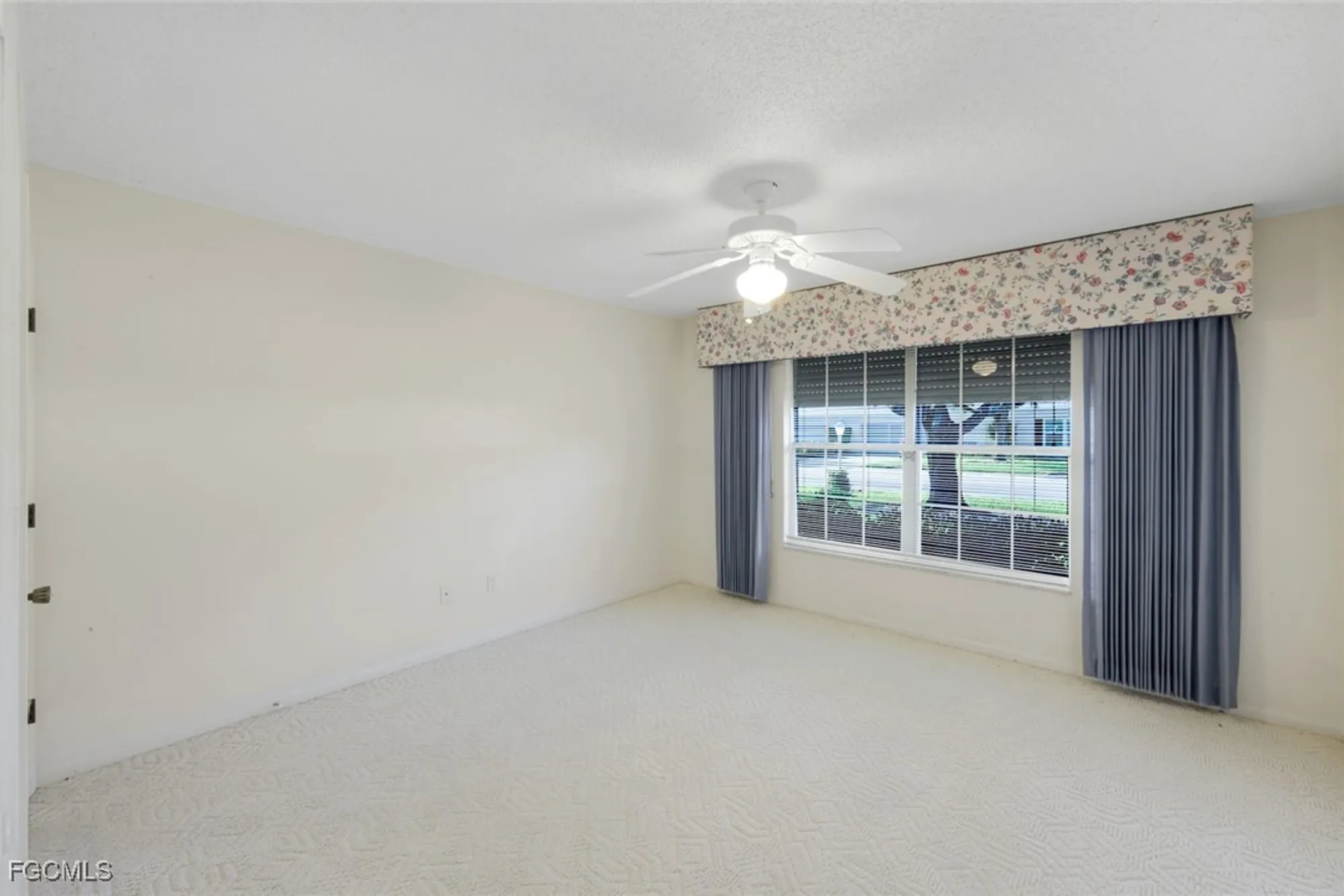 Property Slideshow image 19 of 37 | 1351 medinah dr, Fort Myers, FL, 33919