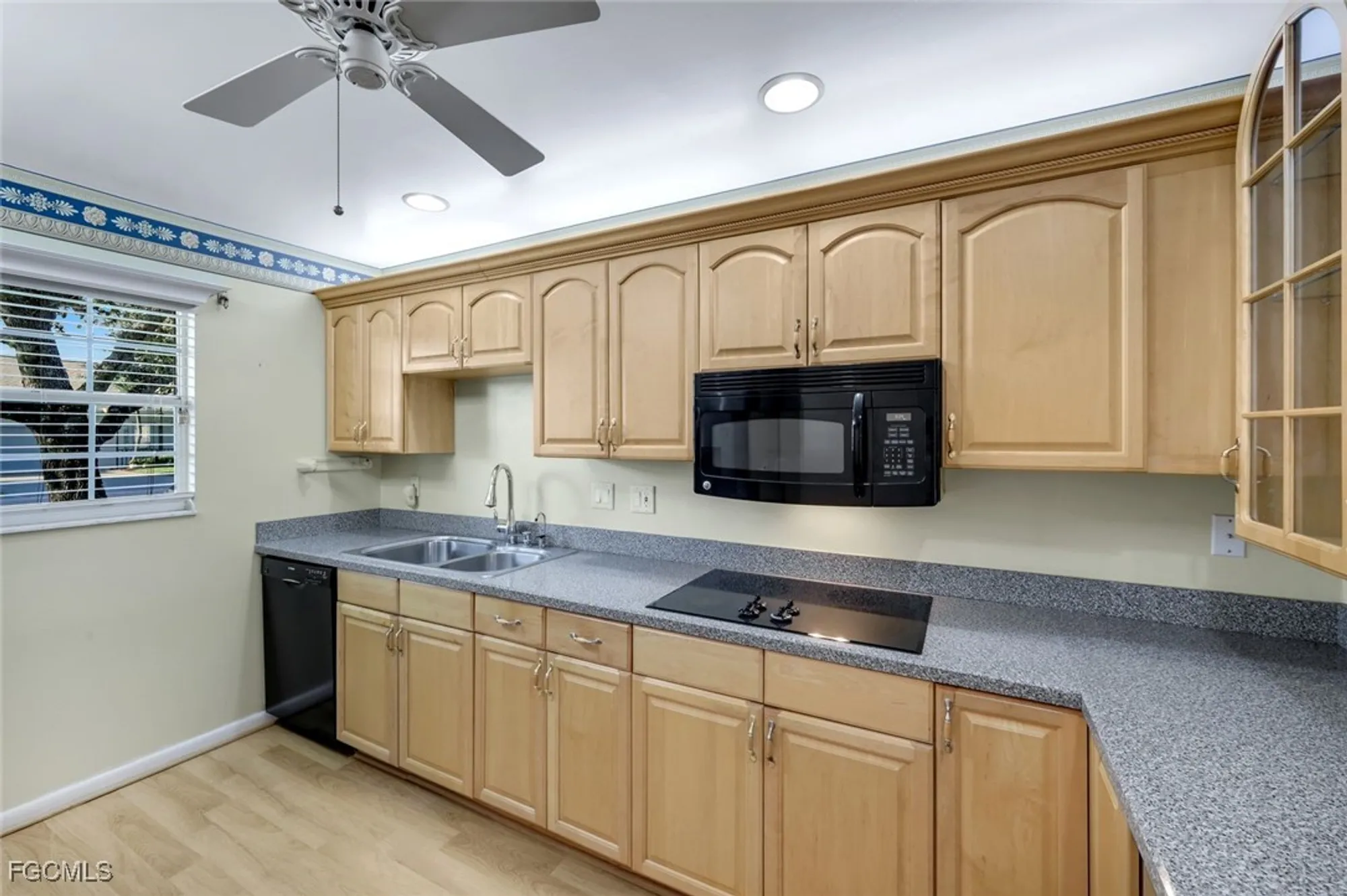 Property Slideshow image 2 of 37 | 1351 medinah dr, Fort Myers, FL, 33919