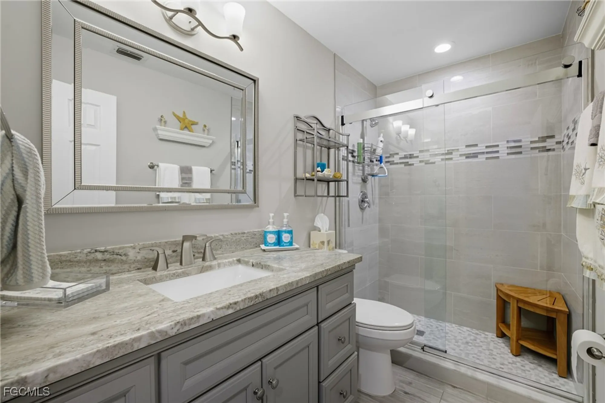 Property Slideshow image 19 of 36 | 1203 n brandywine cir, Fort Myers, FL, 33919
