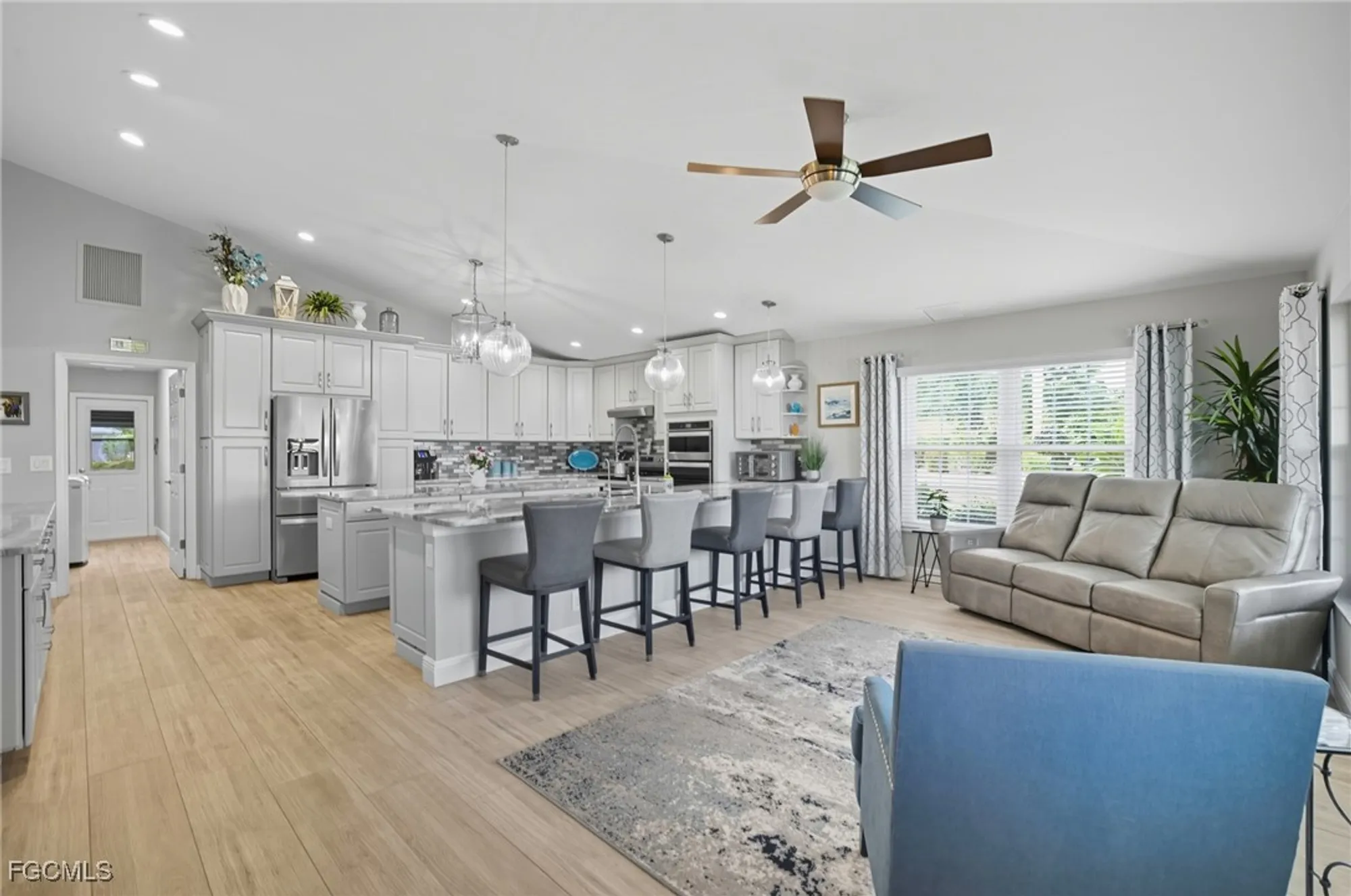 Property Slideshow image 27 of 36 | 1203 n brandywine cir, Fort Myers, FL, 33919