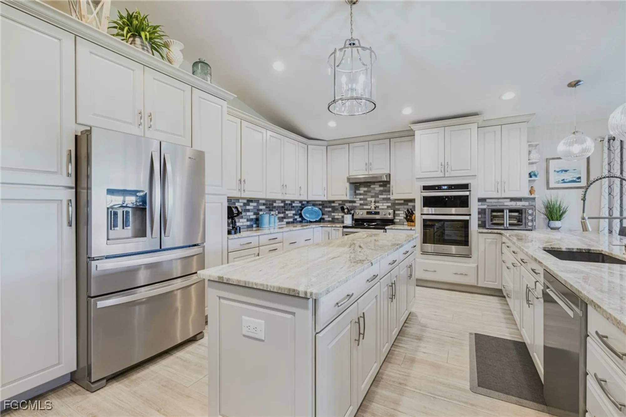 Property Slideshow image 4 of 36 | 1203 n brandywine cir, Fort Myers, FL, 33919