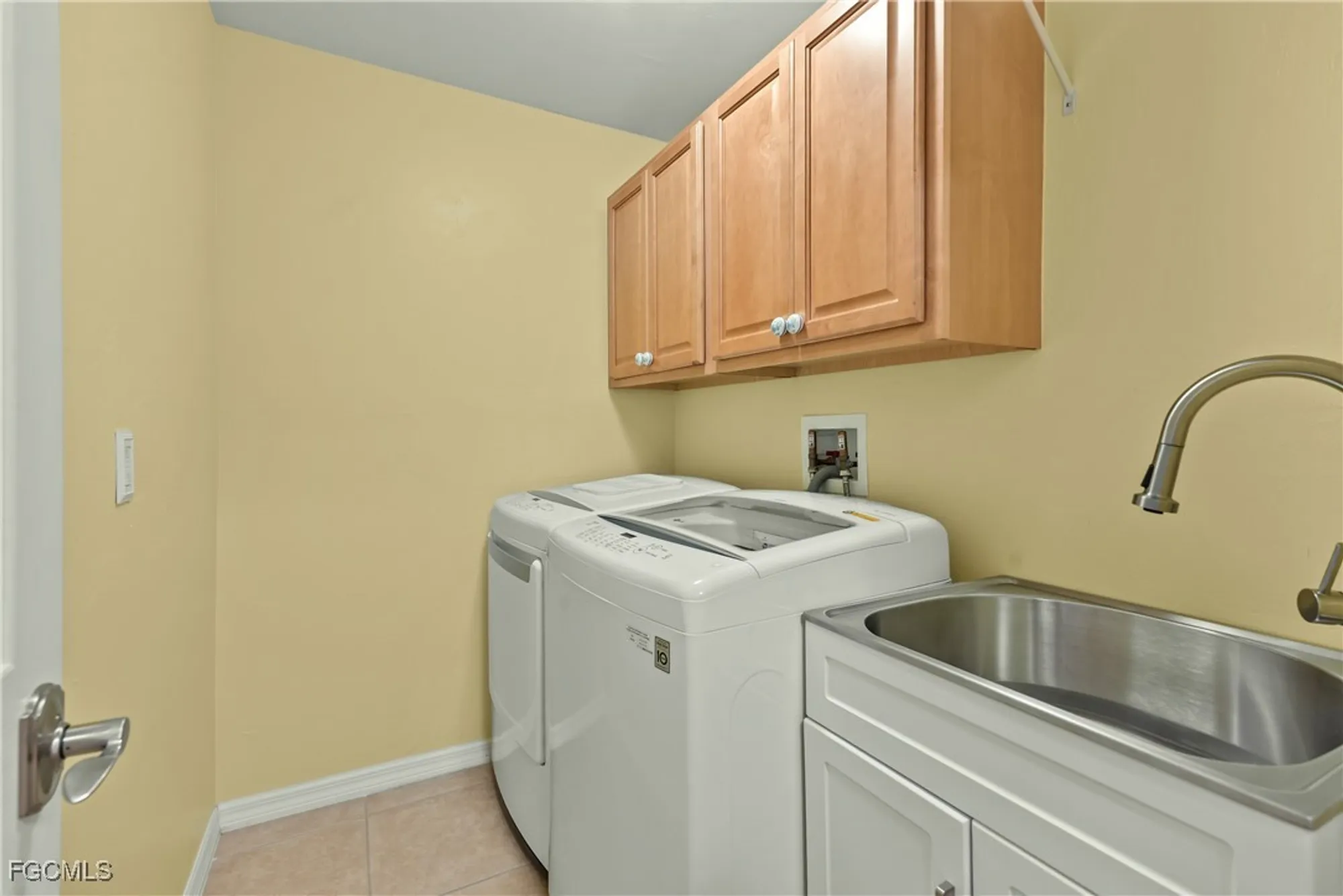 Property Slideshow image 17 of 30 | 9062 shadow glen way, Fort Myers, FL, 33913