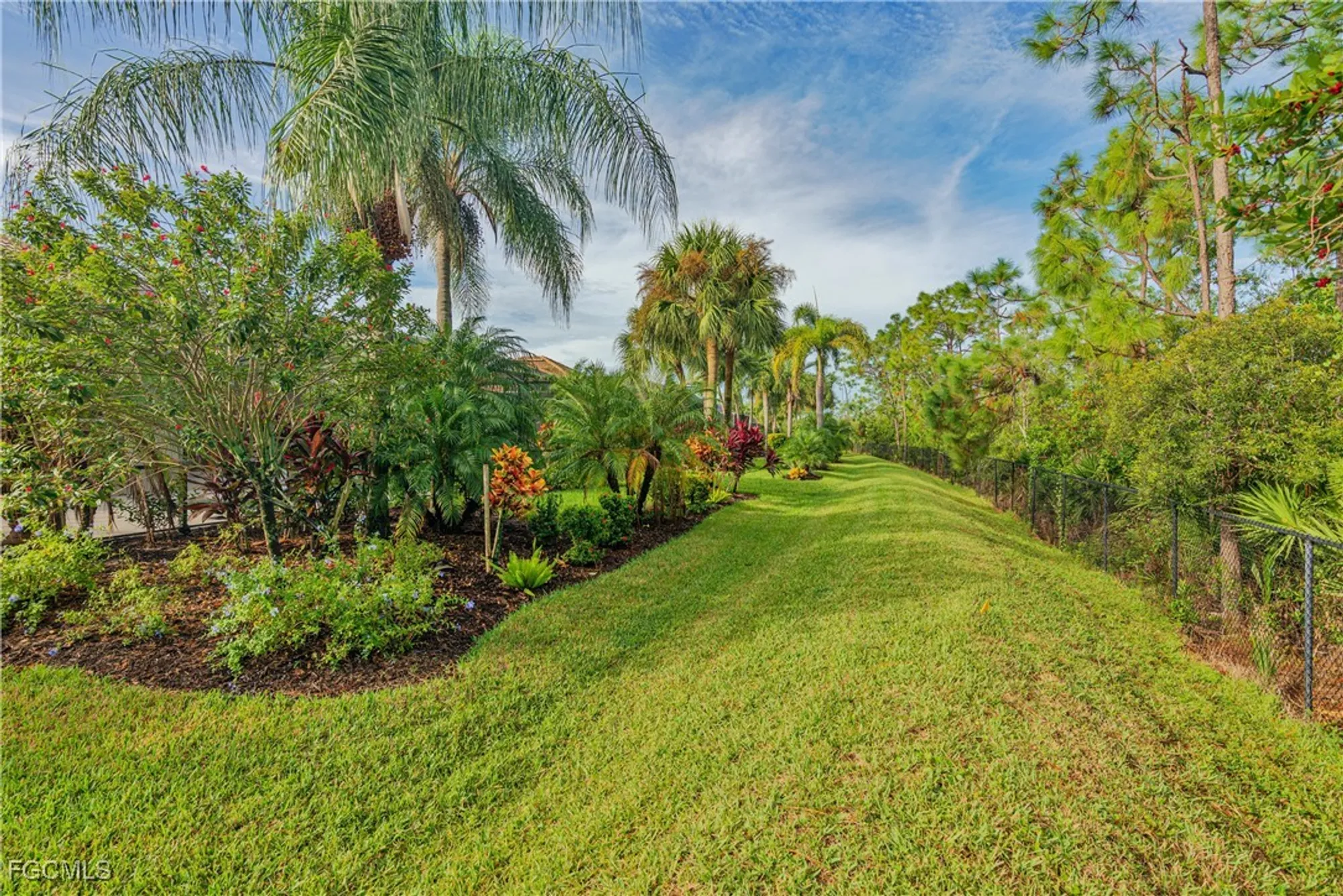 Property Slideshow image 11 of 30 | 9062 shadow glen way, Fort Myers, FL, 33913