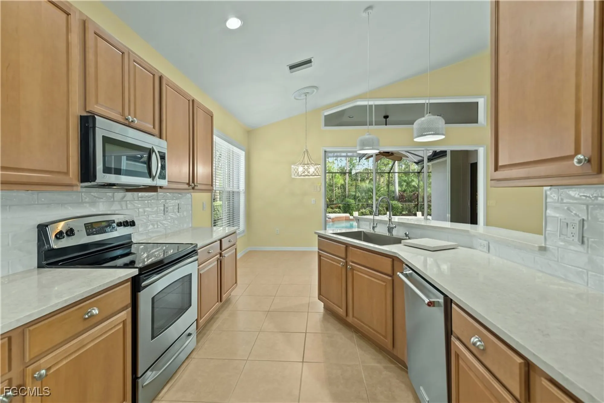 Property Slideshow image 6 of 30 | 9062 shadow glen way, Fort Myers, FL, 33913
