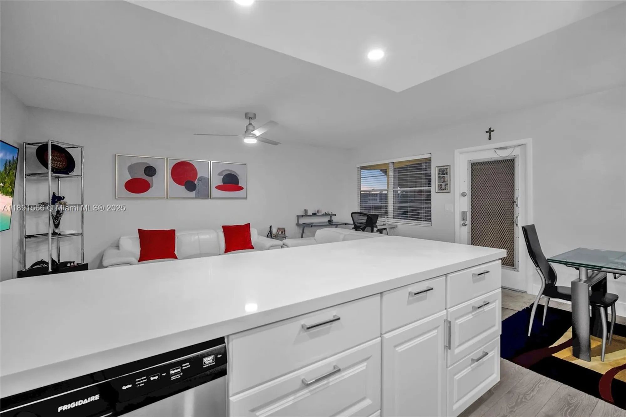 Property Slideshow image 7 of 21 | 3039 hythe c # 3039, Boca Raton, FL, 33434