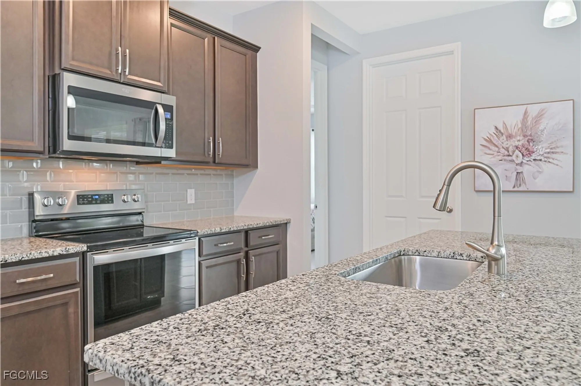 Property Slideshow image 24 of 43 | 3242 apple blossom dr, Alva, FL, 33920