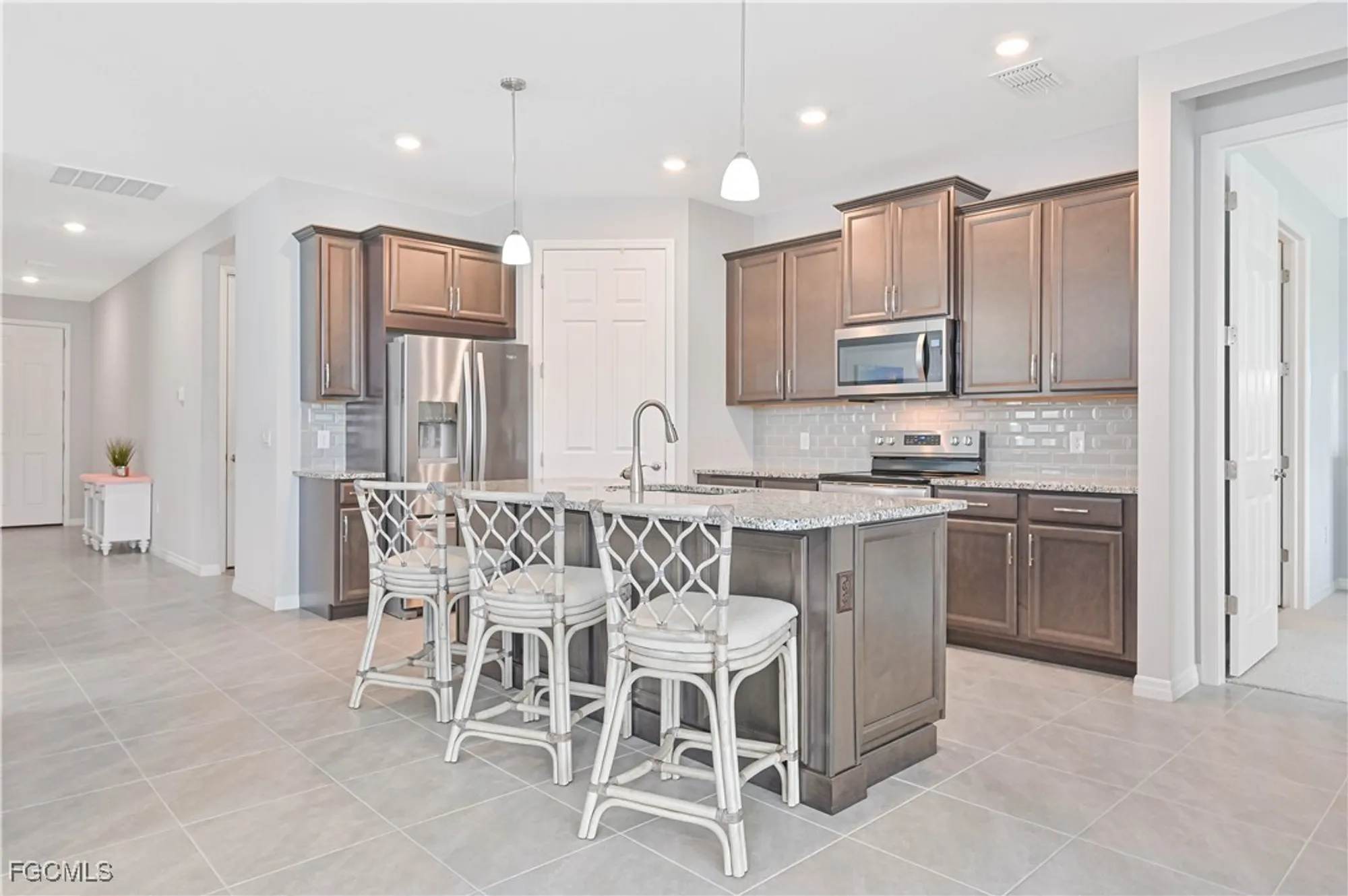 Property Slideshow image 20 of 43 | 3242 apple blossom dr, Alva, FL, 33920