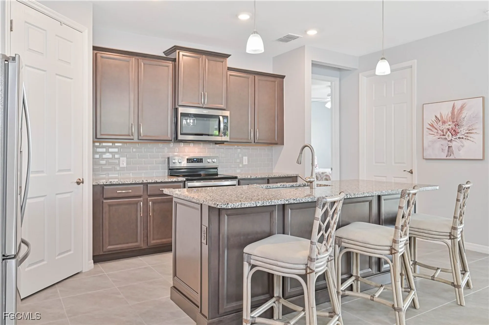 Property Slideshow image 23 of 43 | 3242 apple blossom dr, Alva, FL, 33920