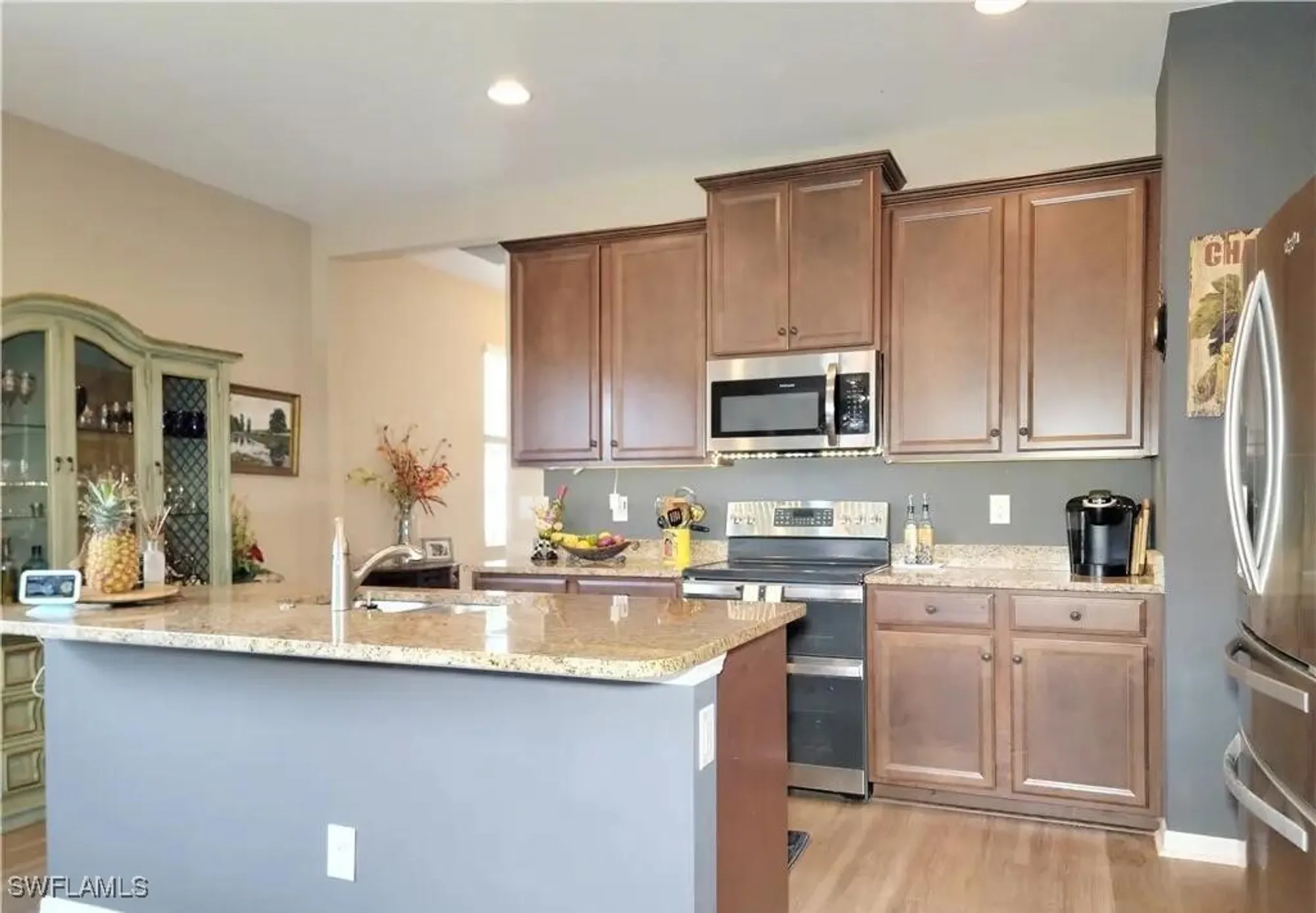 Property Slideshow image 7 of 14 | 2190 summersweet dr, Alva, FL, 33920