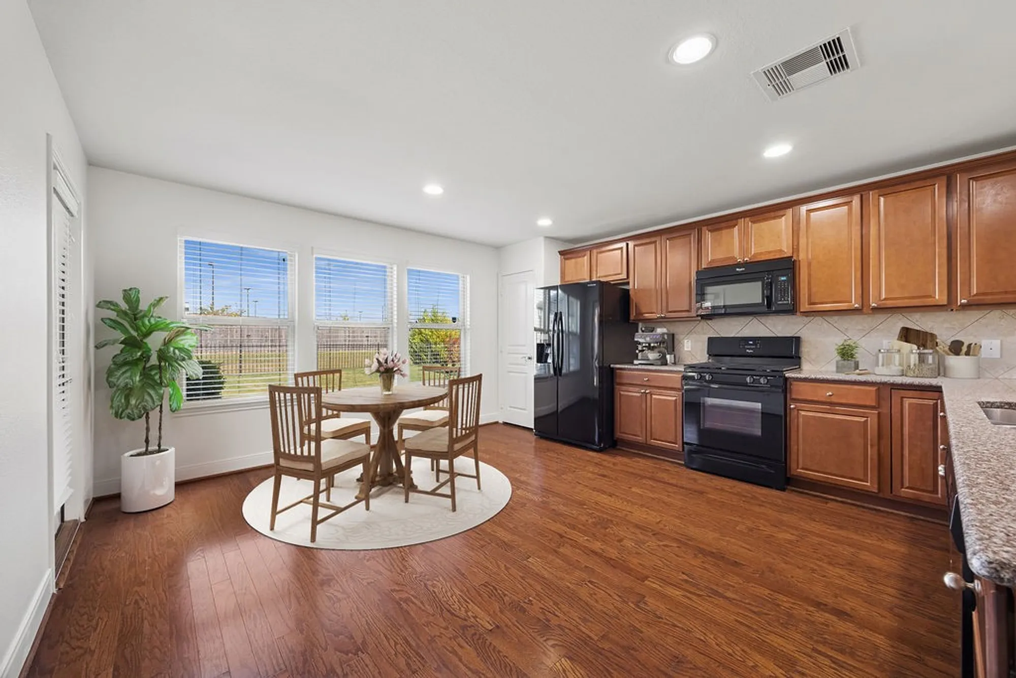 Property Slideshow image 5 of 17 | 342 ranch house ln, Richmond, TX, 77469