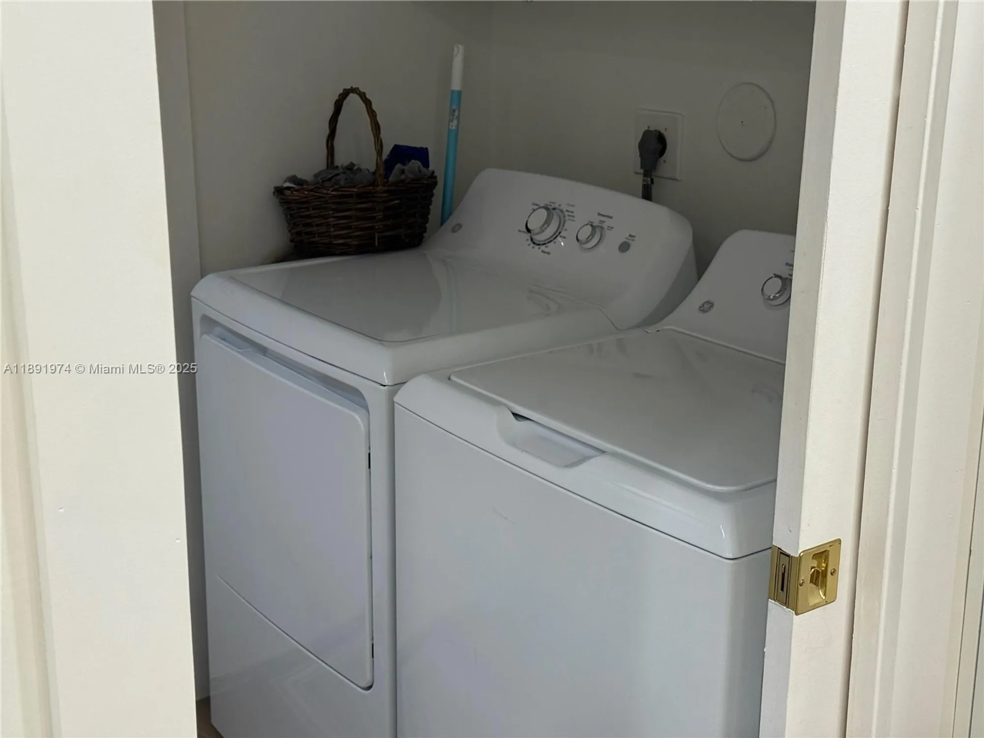 Property Slideshow image 13 of 30 | 8204 summerbreeze ln, Boca Raton, FL, 33496