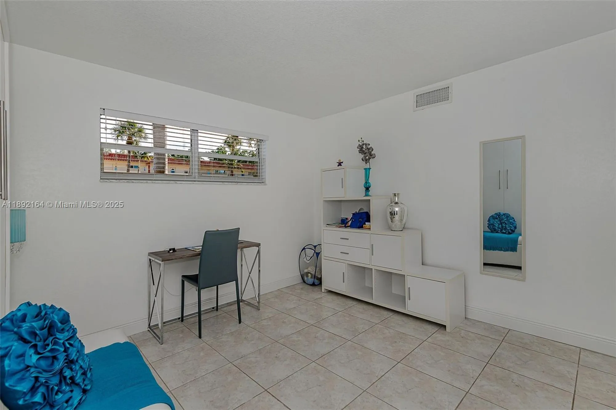 Property Slideshow image 17 of 27 | 9410 n hollybrook lake dr # 11-109, Pembroke Pines, FL, 33025