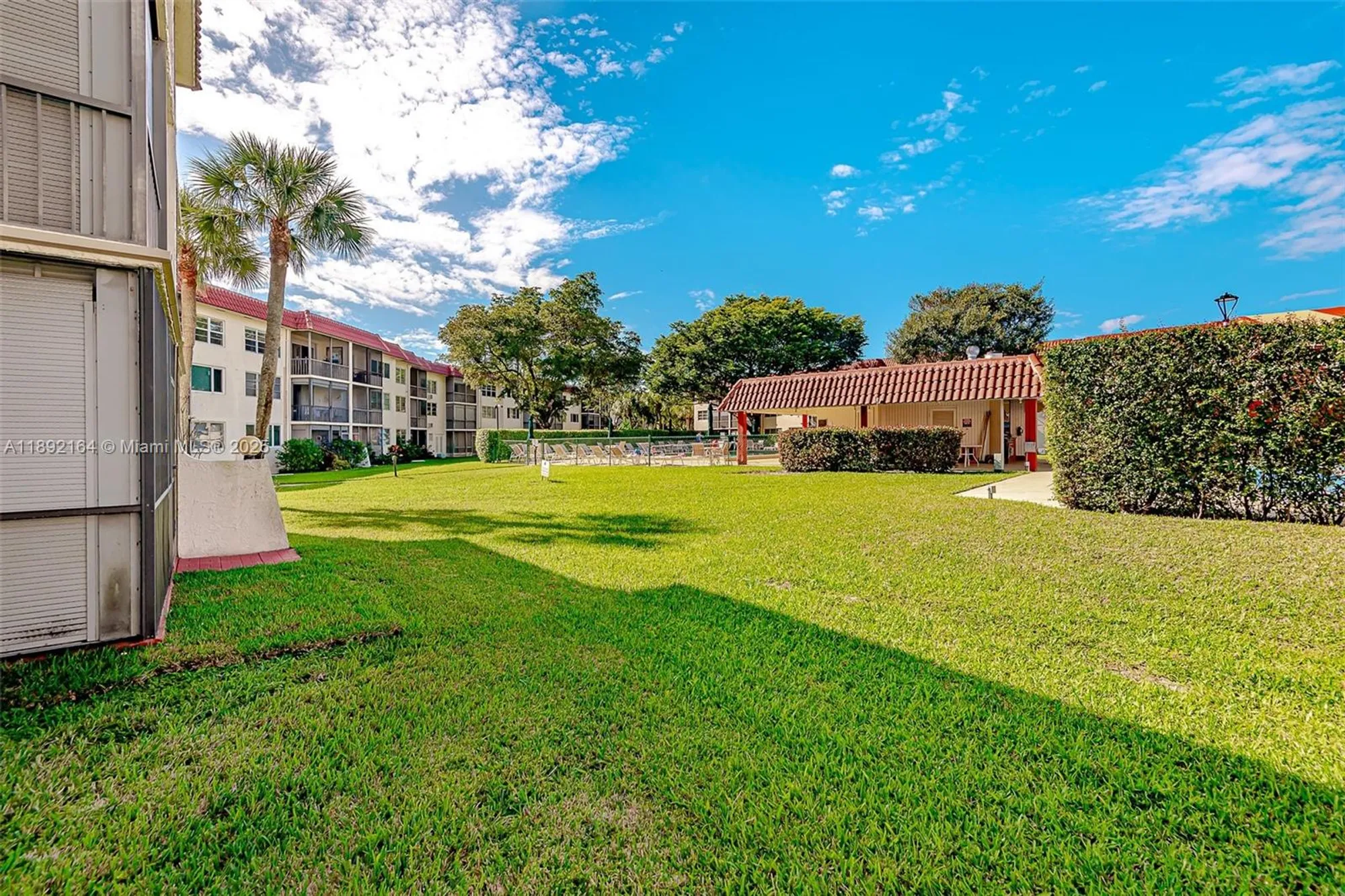 Property Slideshow image 26 of 27 | 9410 n hollybrook lake dr # 11-109, Pembroke Pines, FL, 33025