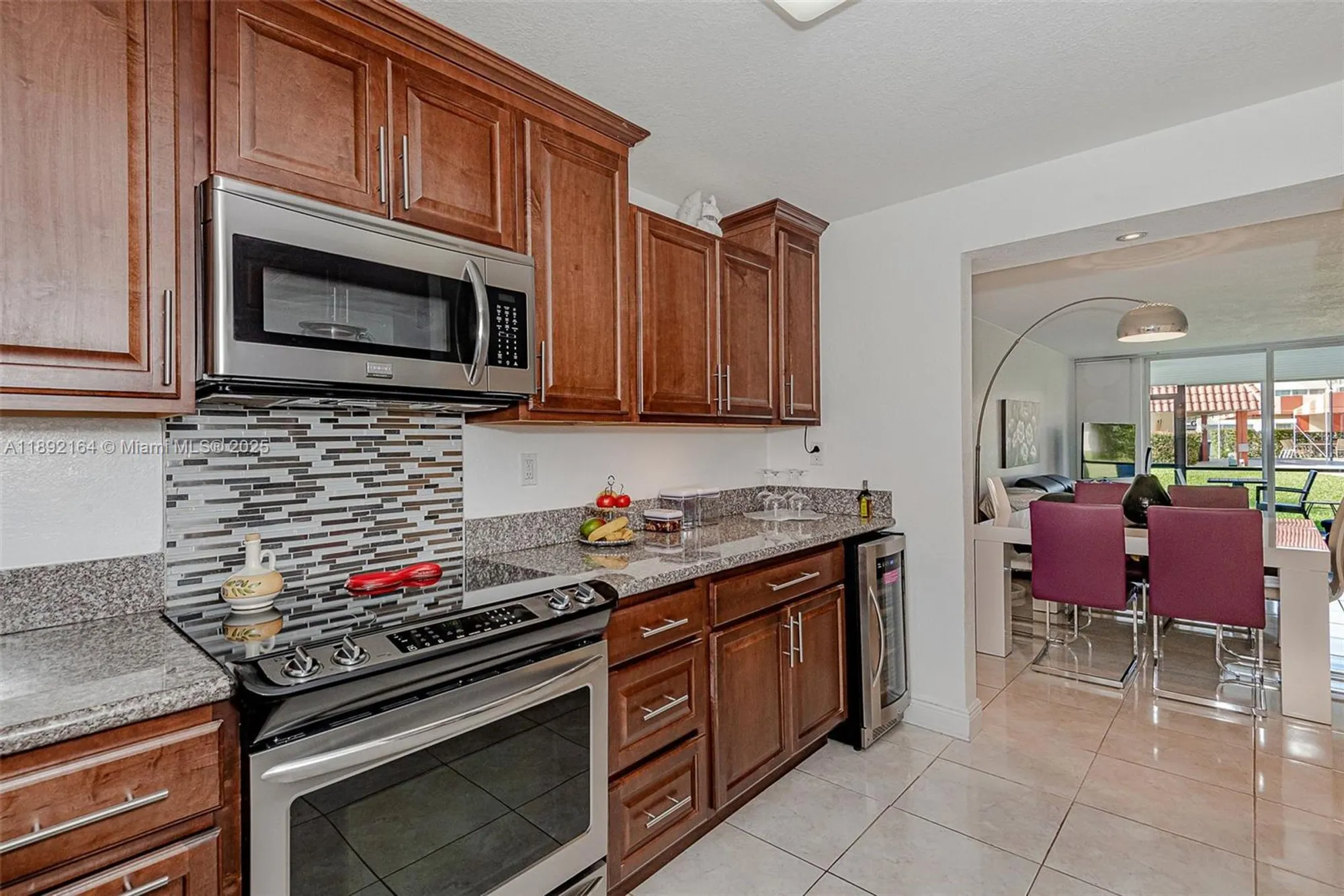 Property Slideshow image 2 of 27 | 9410 n hollybrook lake dr # 11-109, Pembroke Pines, FL, 33025