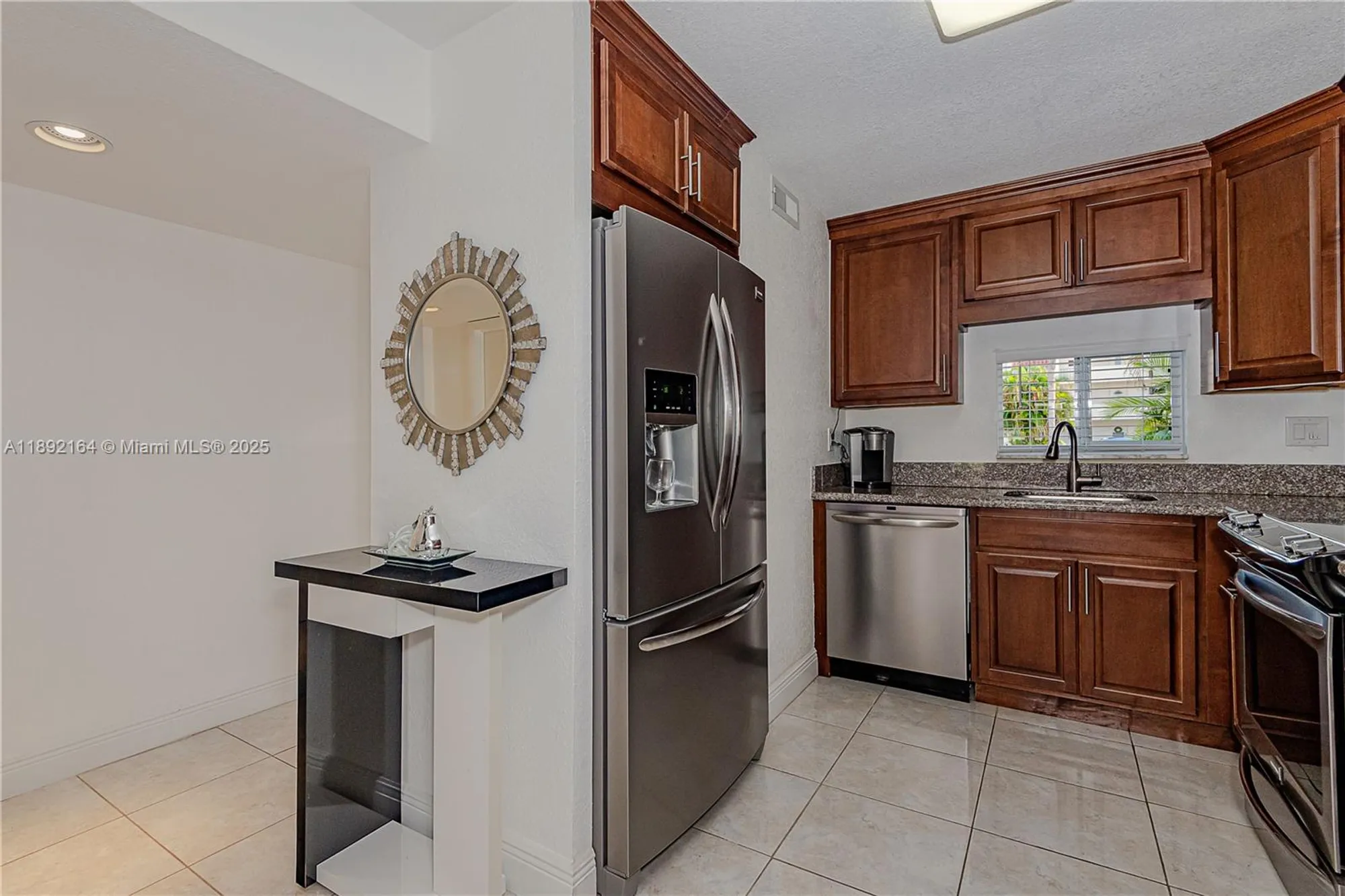 Property Slideshow image 4 of 27 | 9410 n hollybrook lake dr # 11-109, Pembroke Pines, FL, 33025