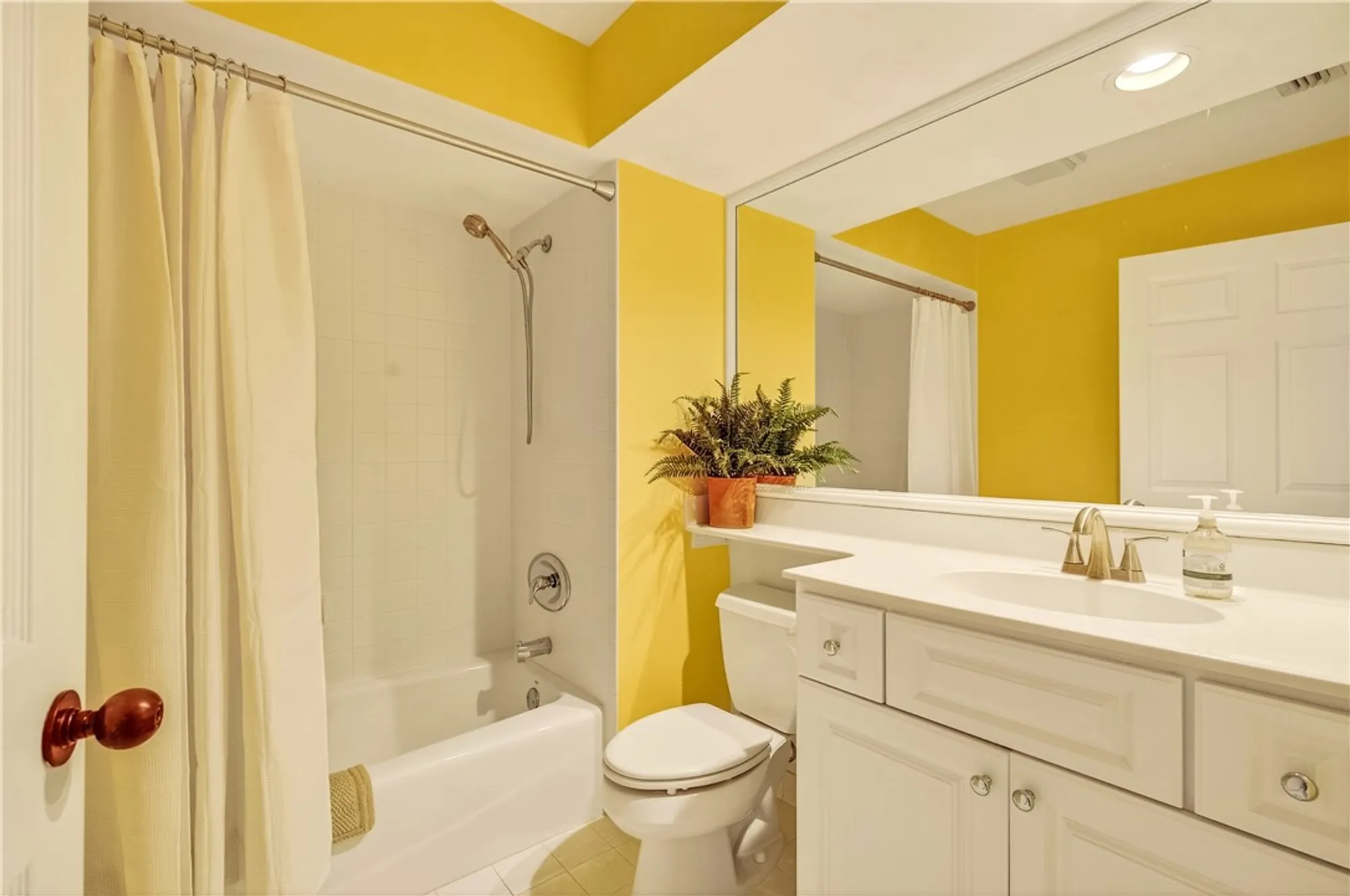 Property Slideshow image 30 of 35 | 5540 n harbor village dr 305, Vero Beach, FL, 32967