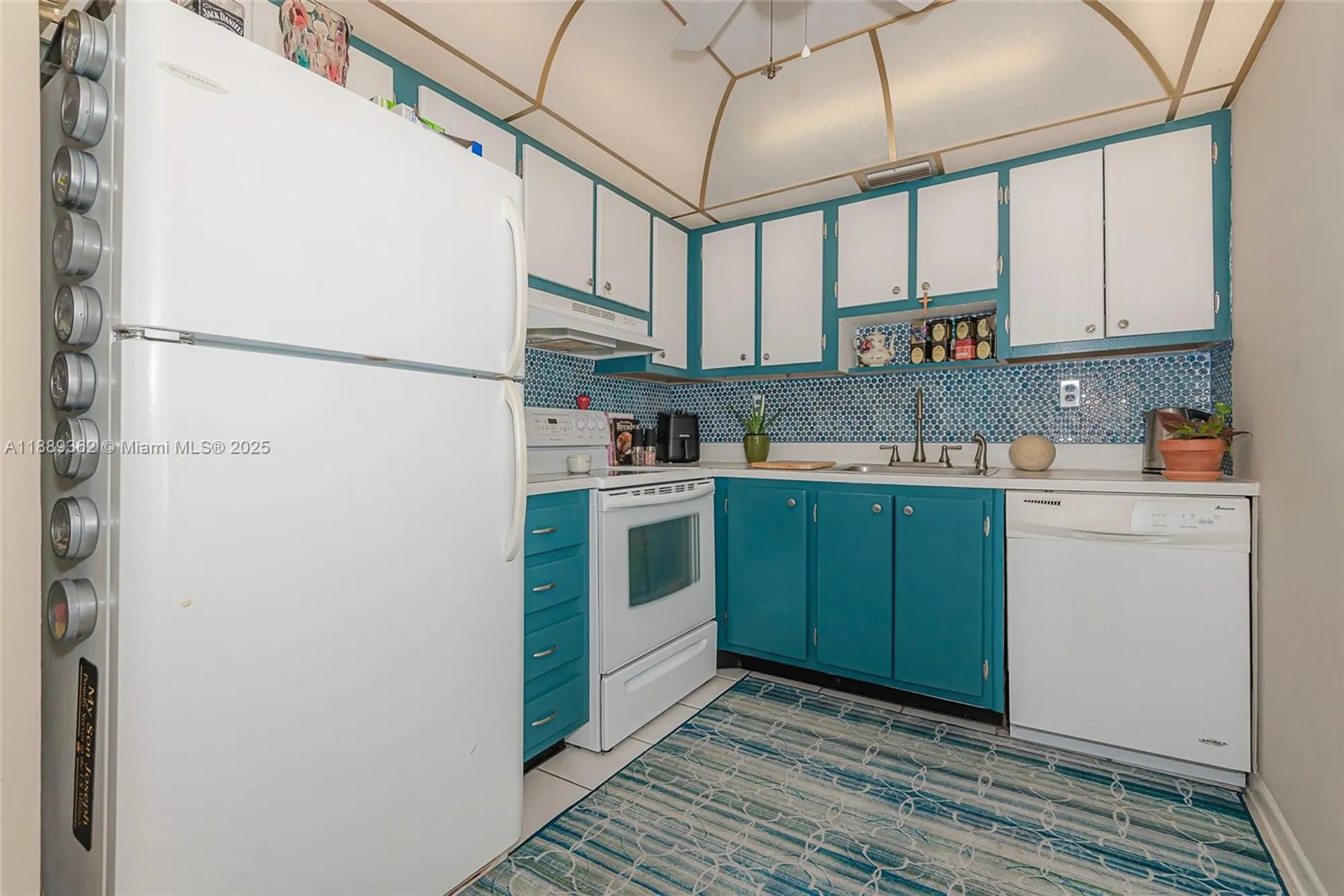 Property Slideshow image 8 of 23 | 576 burgundy l # 576, Delray Beach, FL, 33484