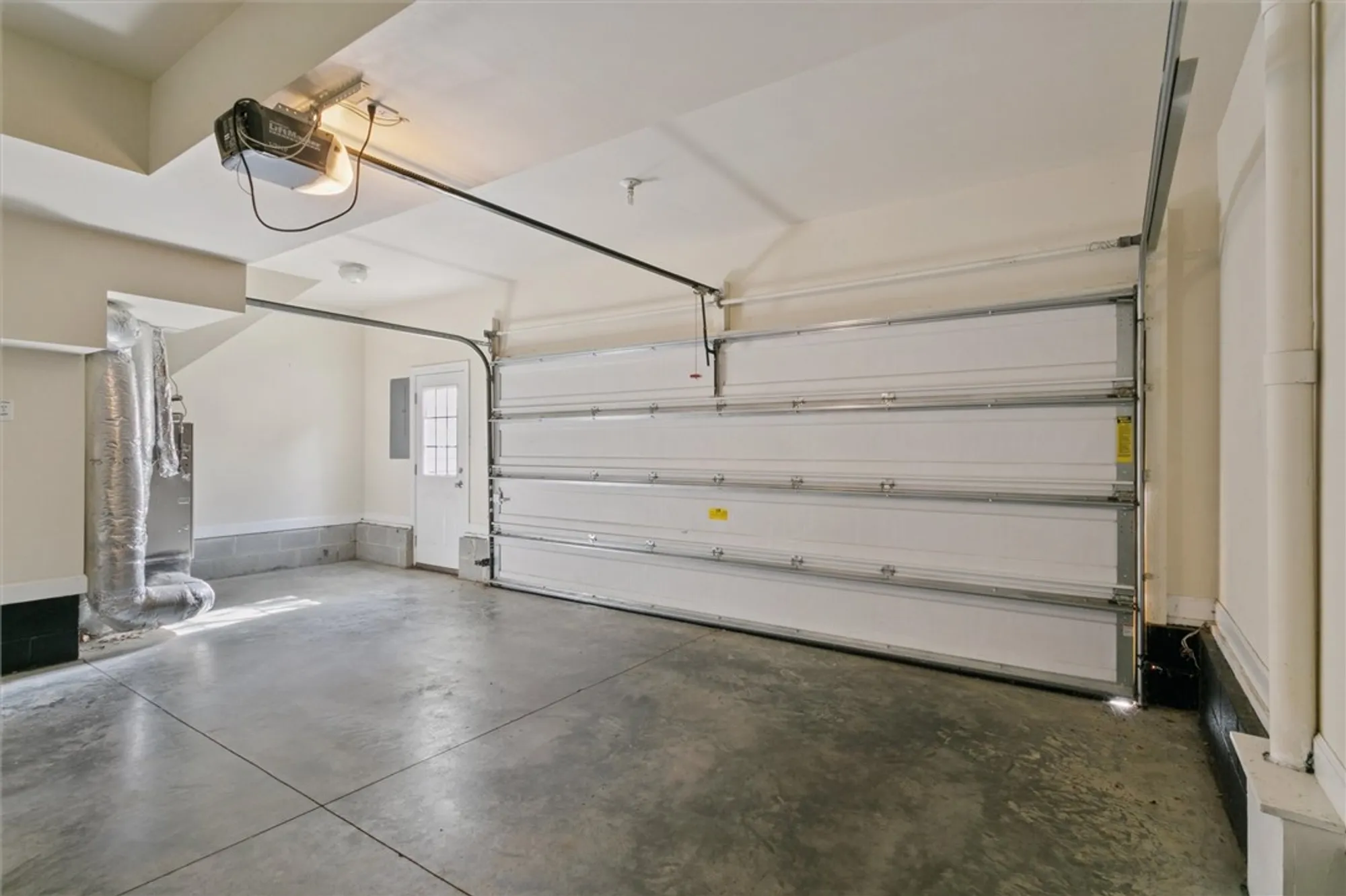 Property Slideshow image 31 of 37 | 5403 discovery park blvd, Williamsburg, VA, 23188