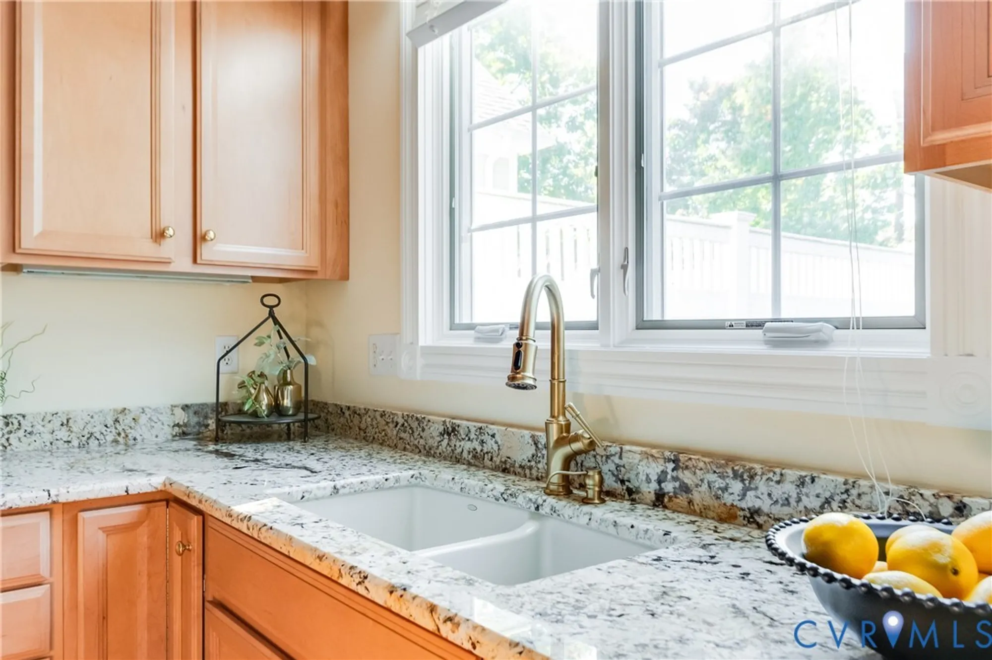 Property Slideshow image 18 of 37 | 9300 amberleigh cir, North Chesterfield, VA, 23236