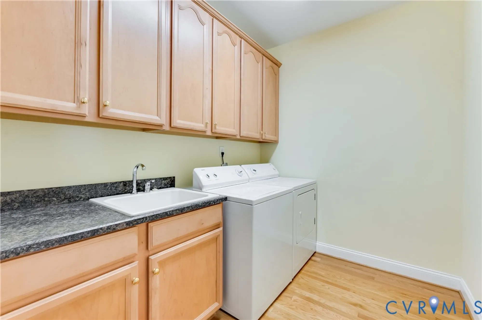 Property Slideshow image 23 of 37 | 9300 amberleigh cir, North Chesterfield, VA, 23236