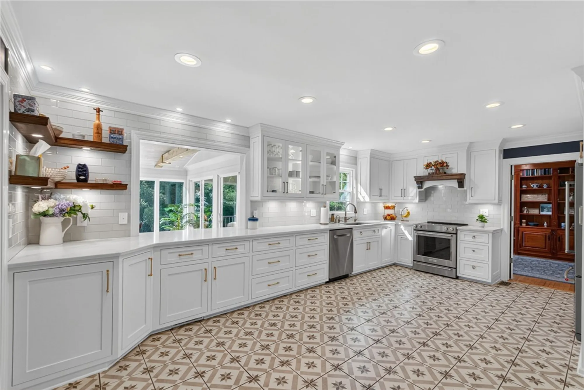 Property Slideshow image 12 of 50 | 23 whittakers mill rd, Williamsburg, VA, 23185