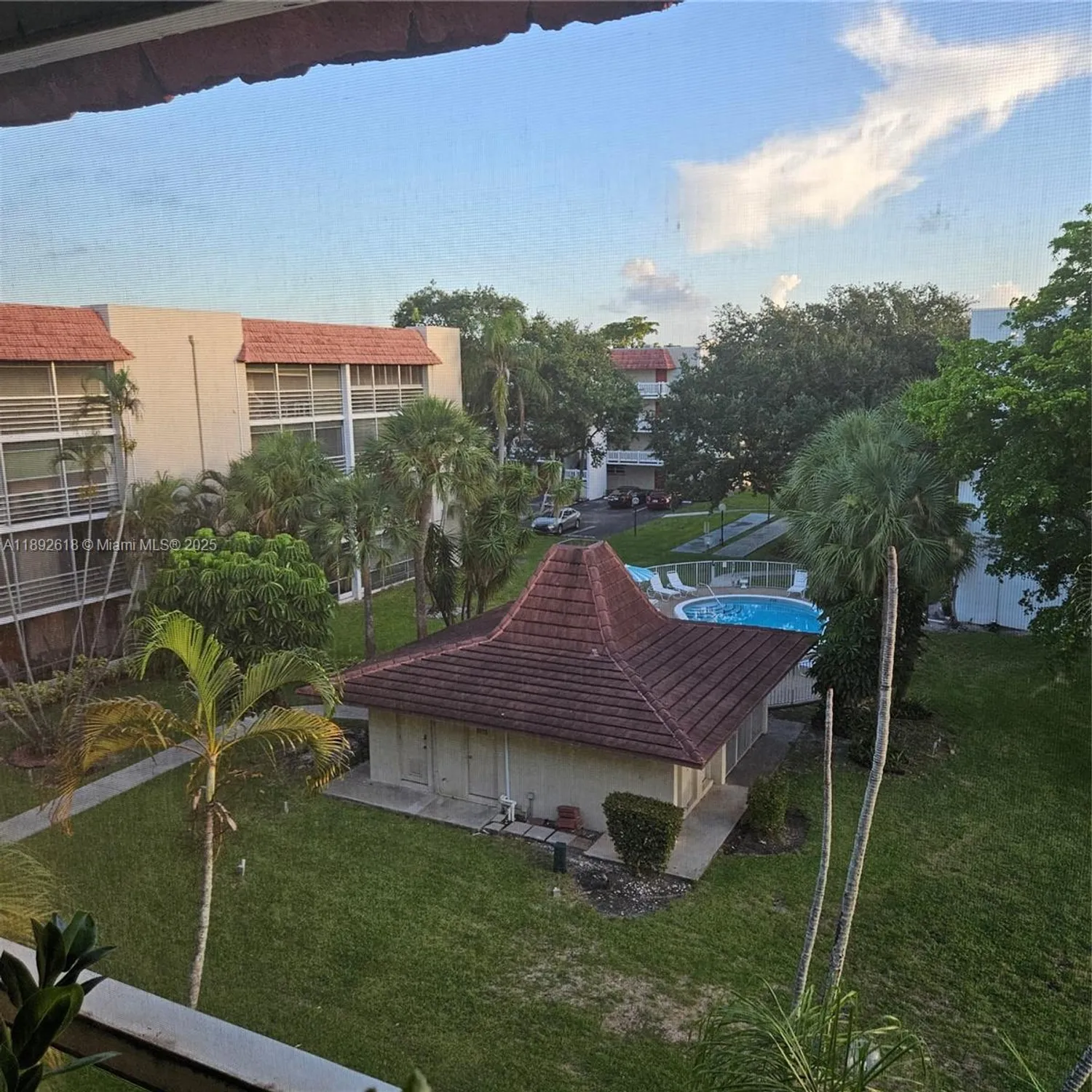 Property Slideshow image 15 of 15 | 3571 inverrary dr 409, Lauderhill, FL, 33319